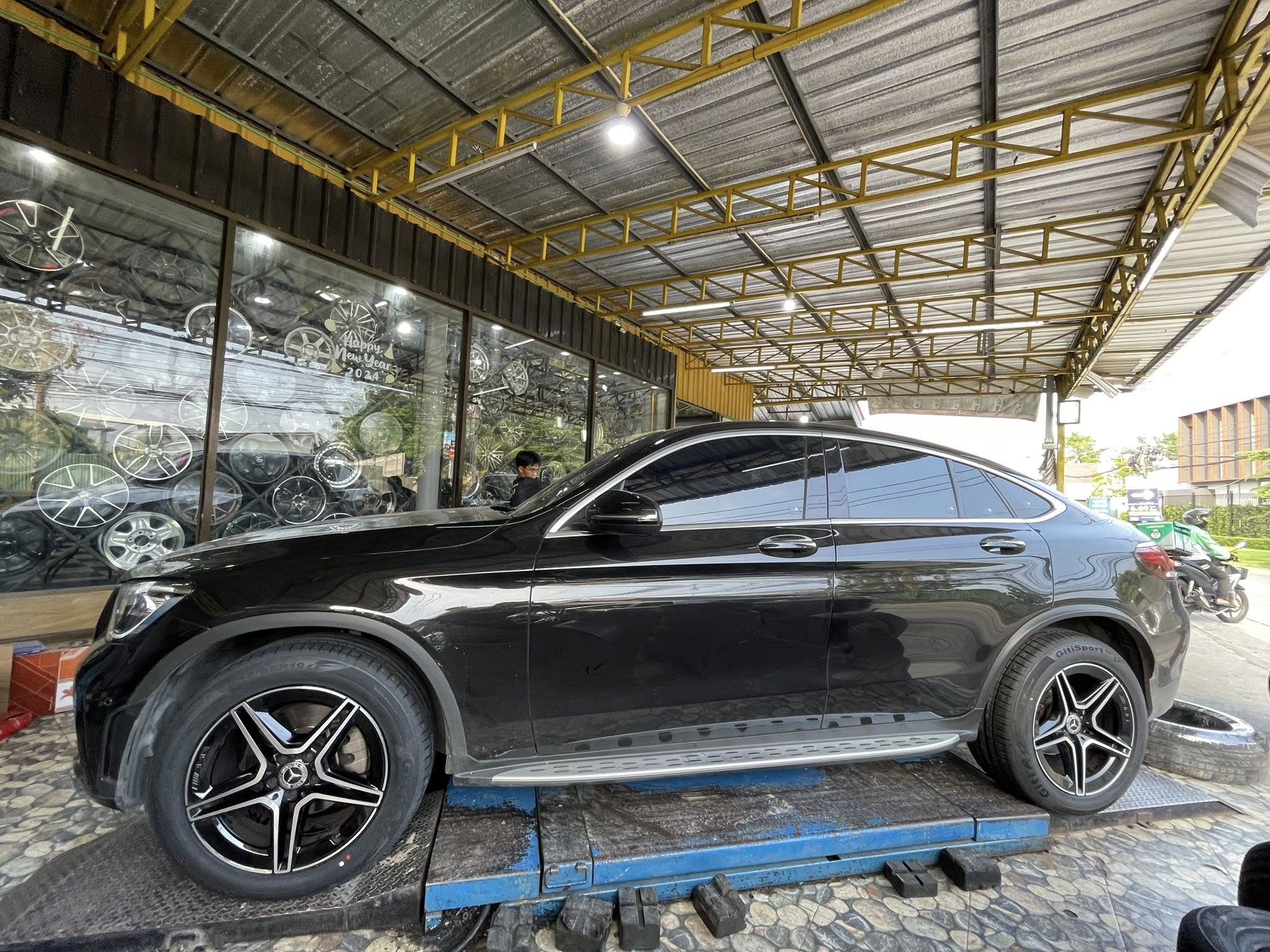 #BENZ_GLC220d 🚘เปลี่ยนยาง 🛞🐘#GITI_SportS2_235/55R19 ❤️ 🛞#GITI_SportS2_255/50R19