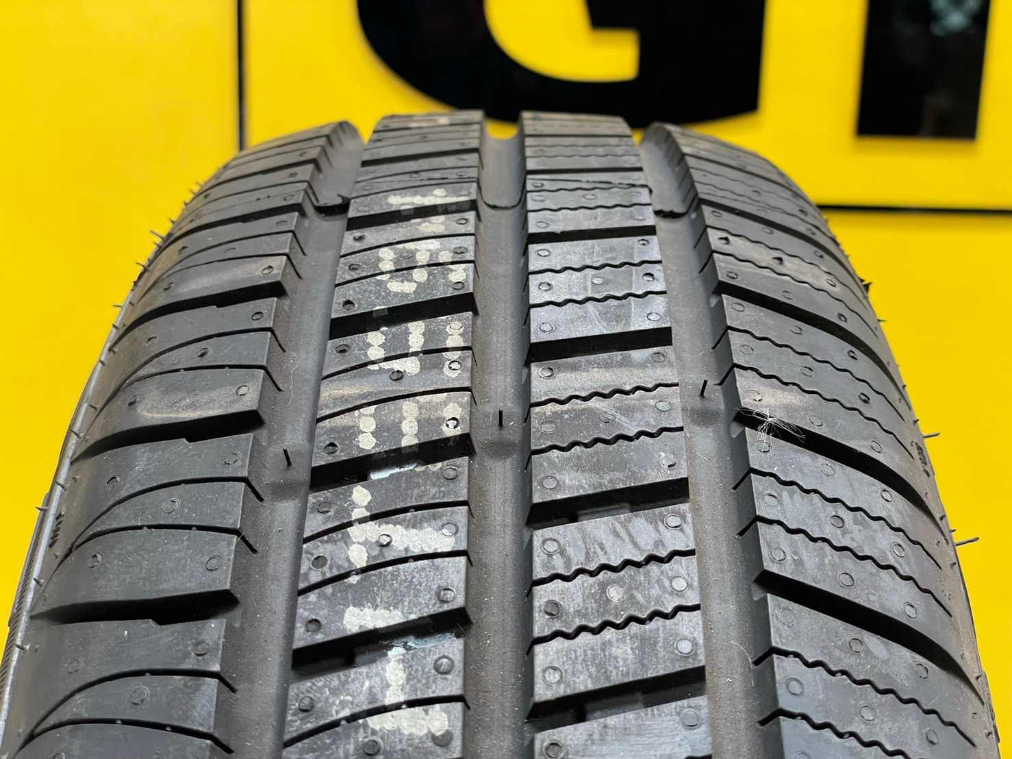 ยางเข้าใหม่!!! ยางขอบขาวแท้ ขอบ13 Atlas Tires 175/70R13 ยางใหม่ปี2022