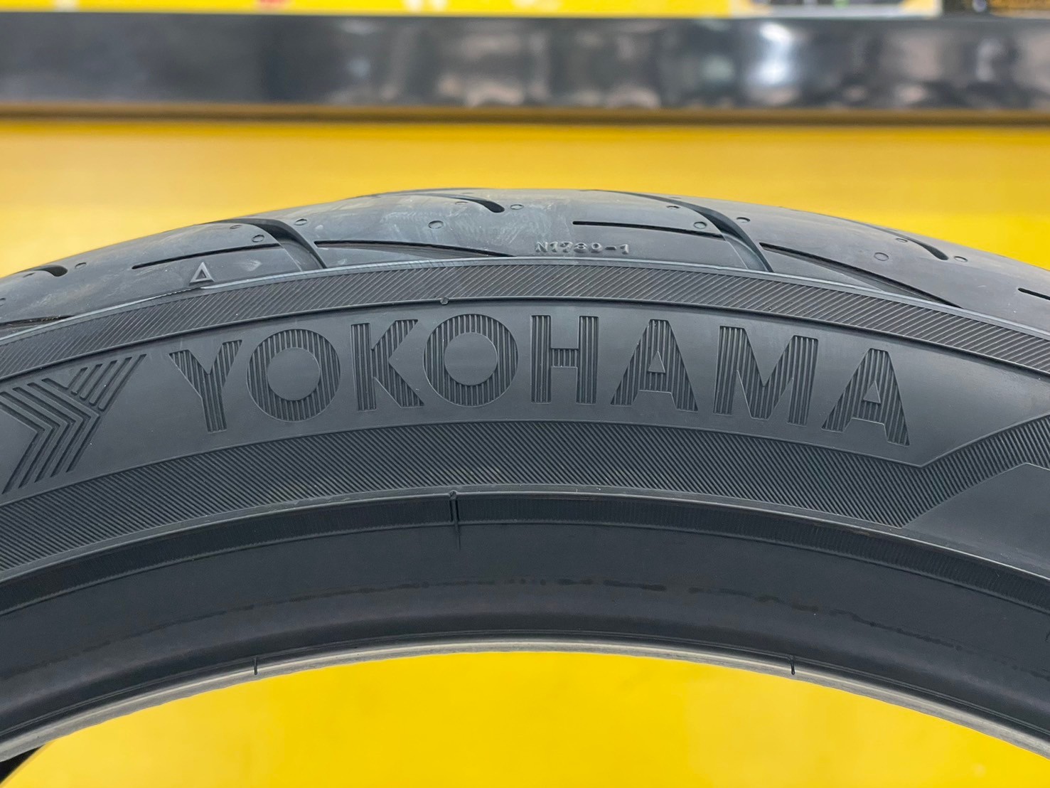 ยางใหม่โยโกฮาม่า YOKOHAMA ADVAN FLEVA V701 245/40R20 ยางใหม่ปี2024 🔥