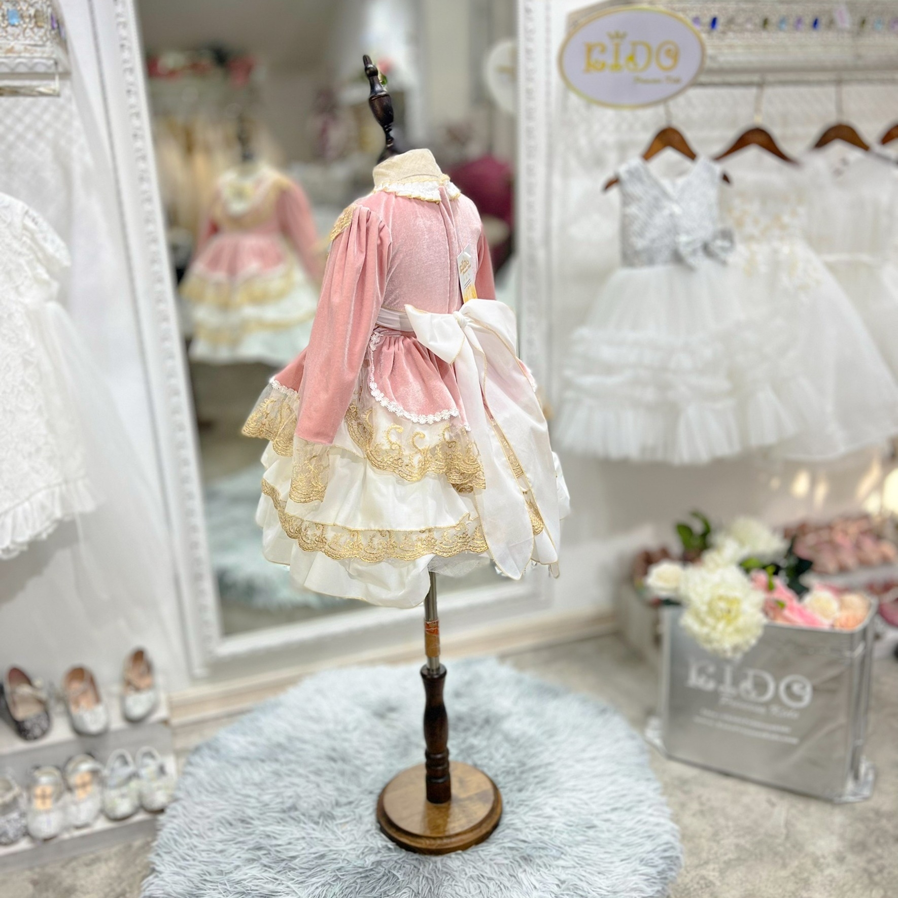 ชุดเดรสเด็ก(หน้าร้านอยู่รัชดา ลองได้ถ่ายรูปจากชุดจริง)W18405สีโอรส กระโปรงสั้น แขนยาว ลุคลูกคุณหนูหวานๆ