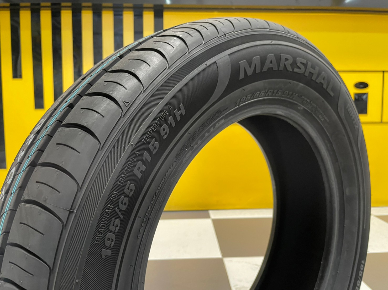 195/65R15 ยาง Marshal MH12