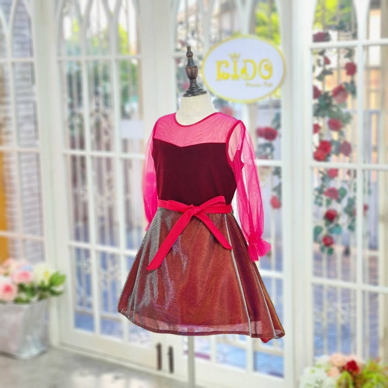 ชุดเดรสเด็ก(หน้าร้านอยู่รัชดา ลองได้ถ่ายรูปจากชุดจริง)W18288 สีแดง ผ้าซีทรู แขนยาว กระโปรงสั้น เรียบหรูดูสวย