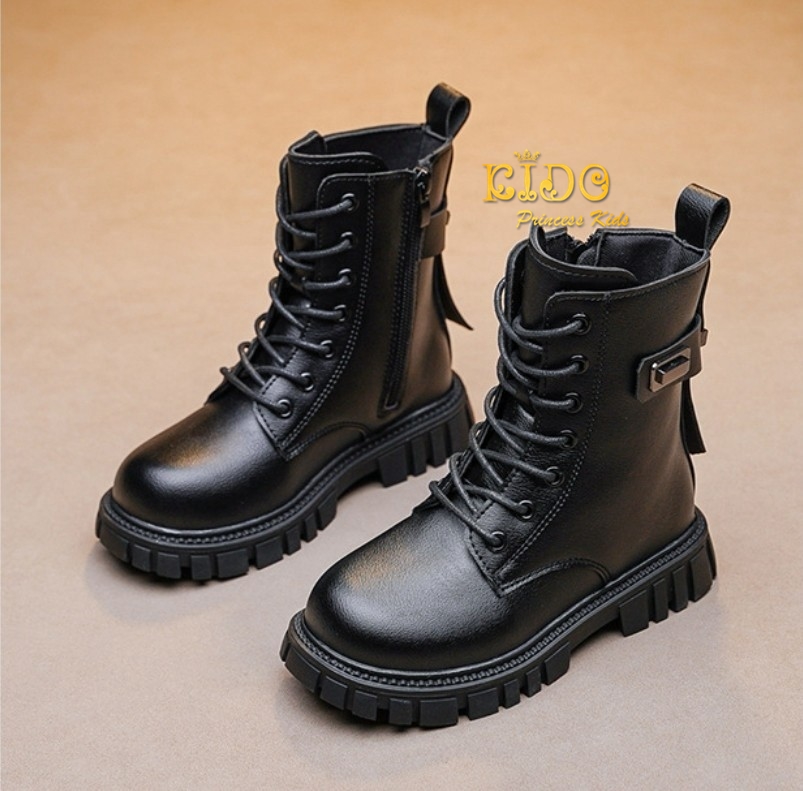 บูทเด็ก(หน้าร้านอยู่รัชดา ลองได้)H166 สีขาว ด้านหน้าร้อยเชือกข้อสั้น แบบเท่ๆ