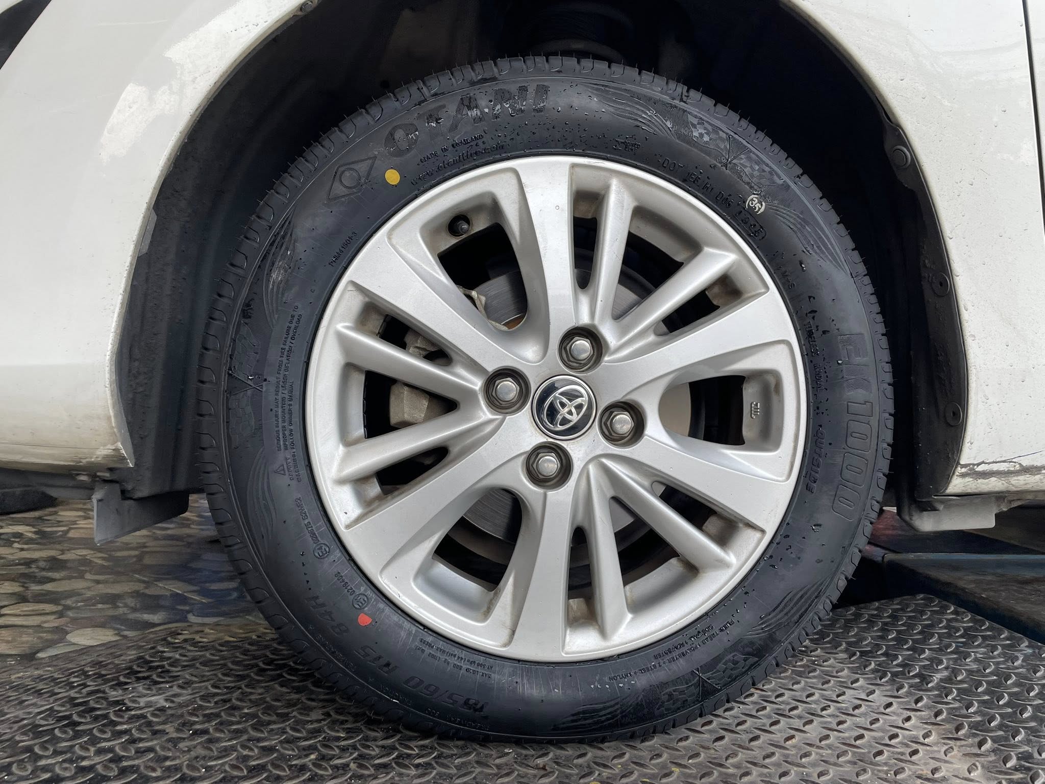 #TOYOTA_YARIS 🚘เปลี่ยนยาง 🛞🐘#OTANI_EK1000_185/60R15