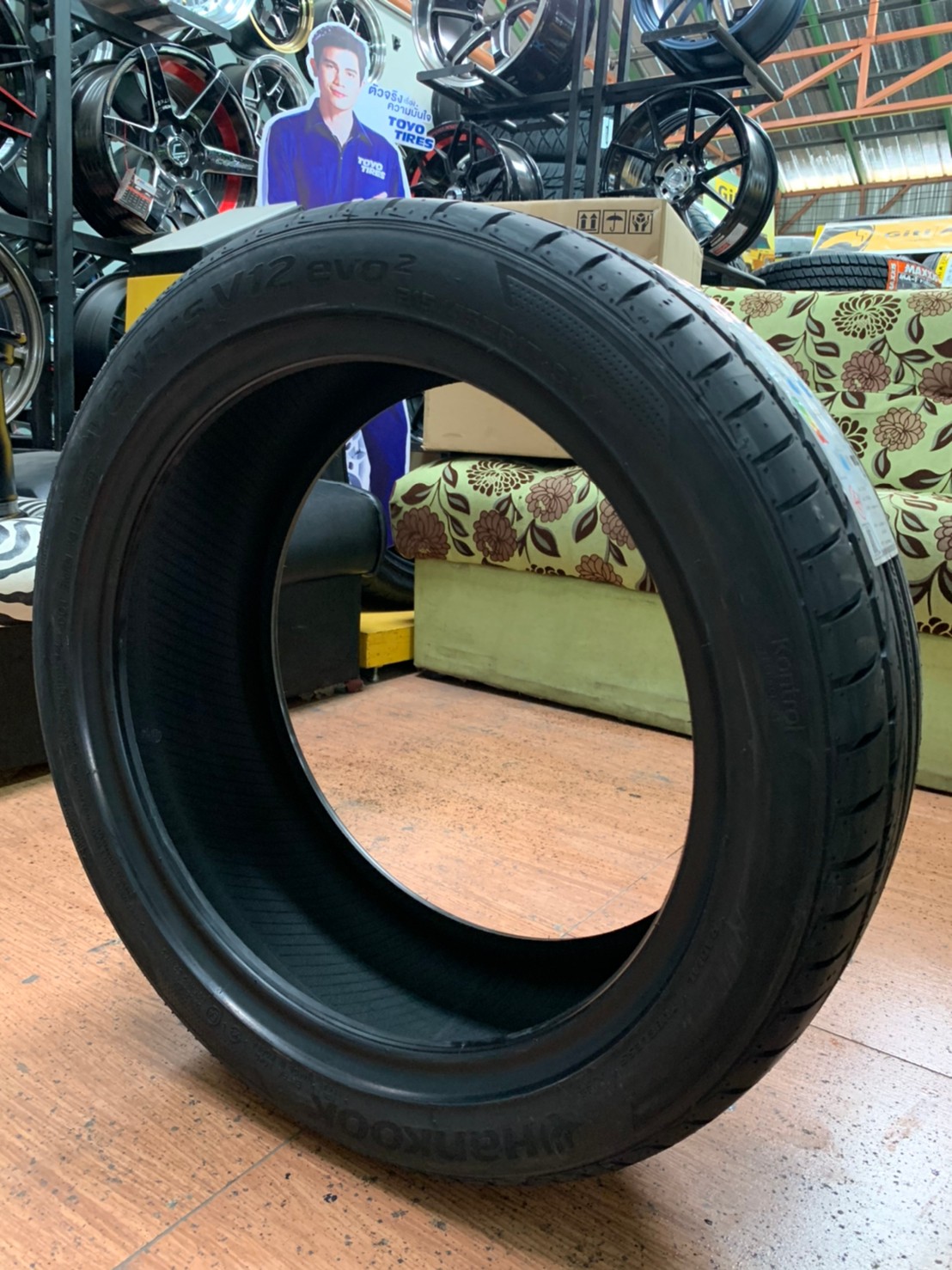Hankook Ventus V12 215/45R17 ยางสปอร์ต นุ่มเงียบ