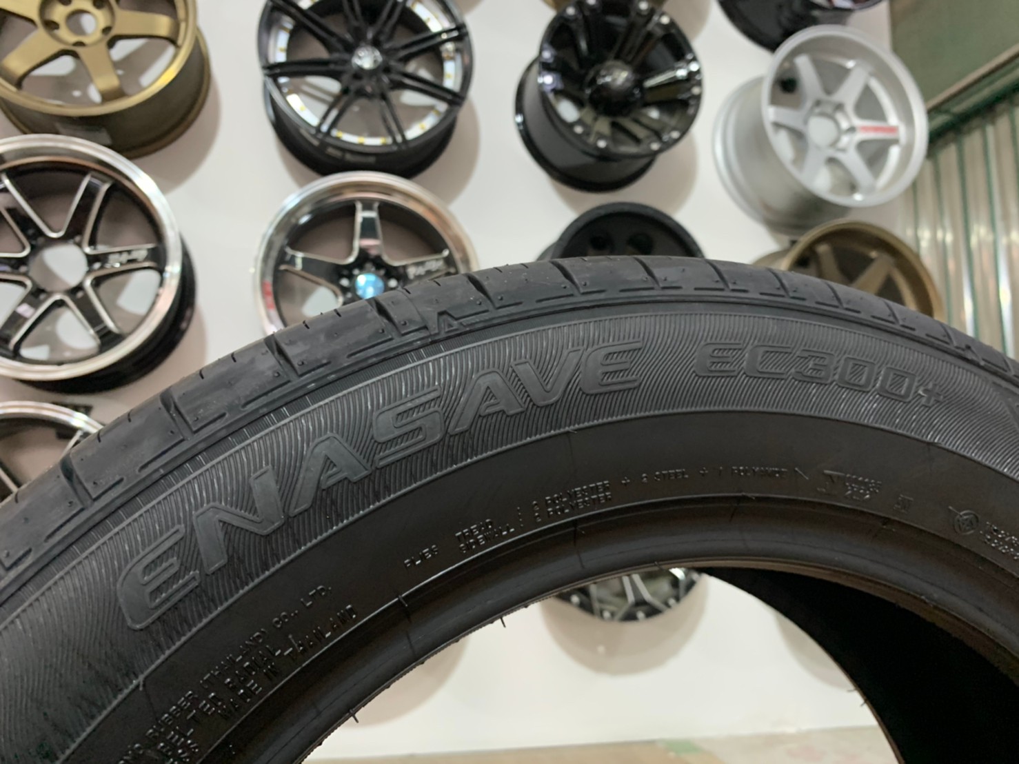 ยางใหม่ปี2021 215/60R17 Dunlop EnasaveEC300+ ยางไทยคุณภาพดี