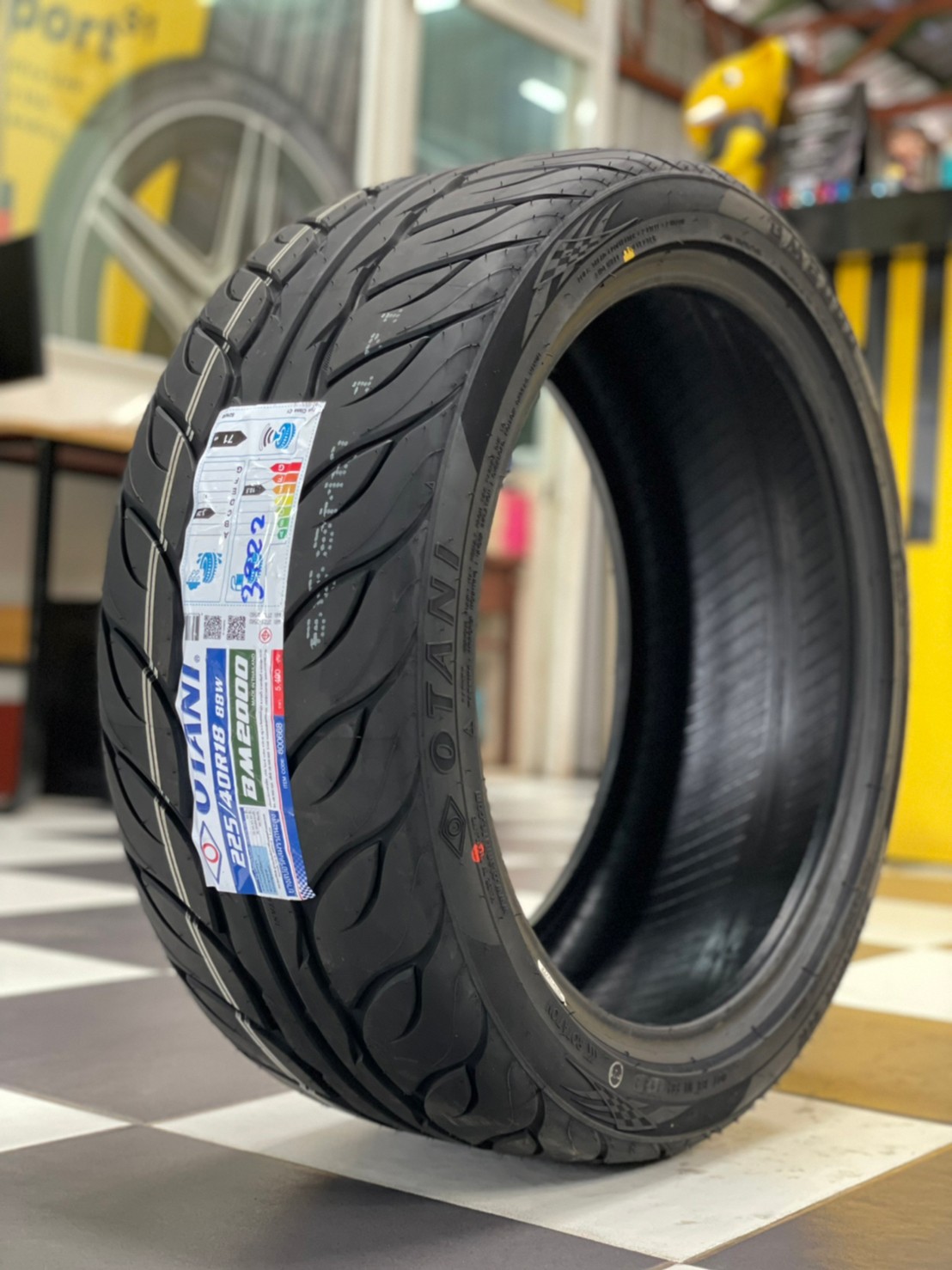#OTANI BM2000 225/40R18