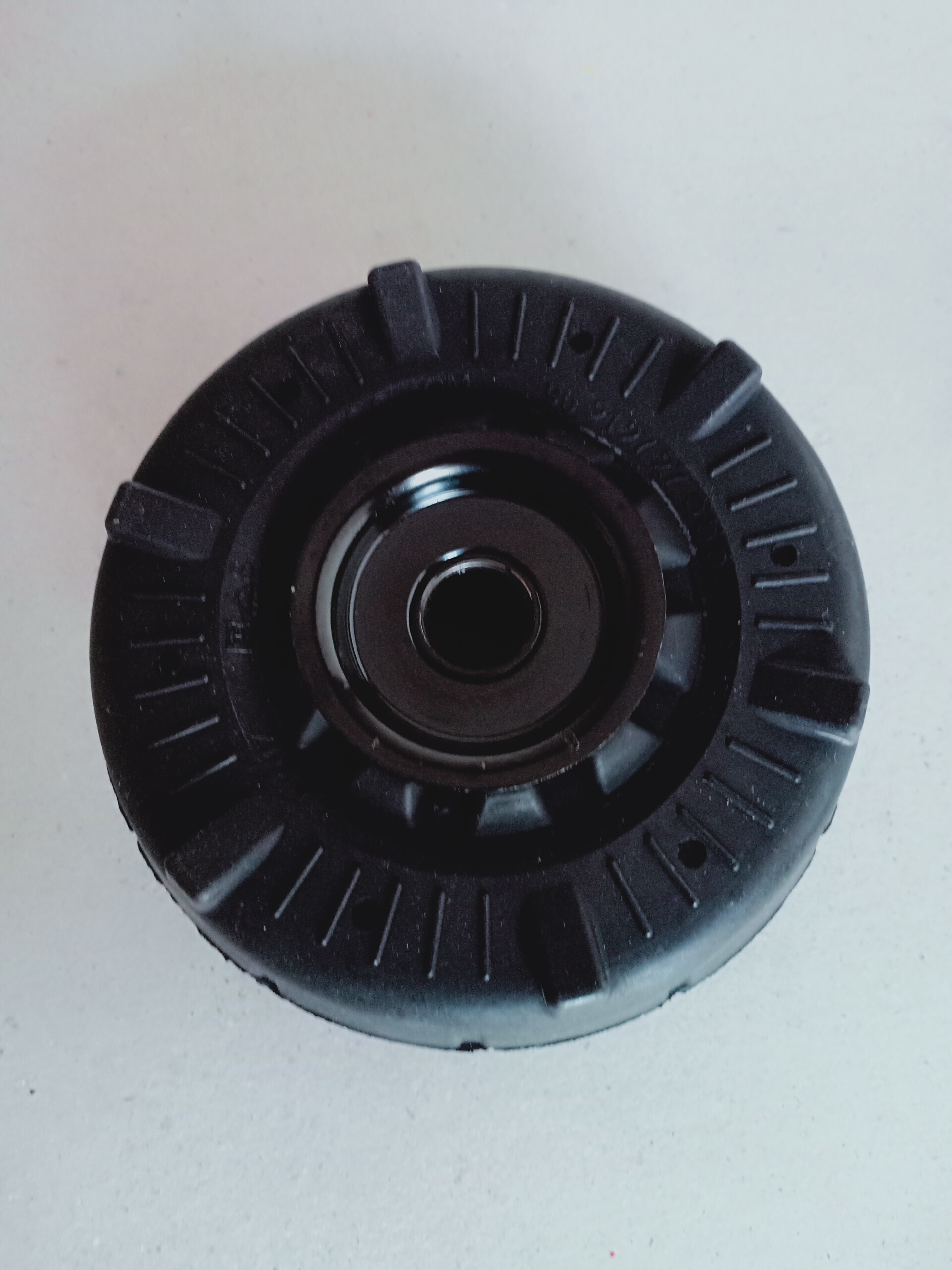 เบ้าโช้คหน้า (GM) CRUZE 1.6/1.8/2.0 ทุกปี