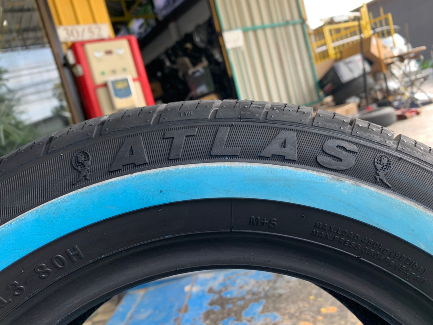 ยางขอบขาวแท้ Atlas Tires 185/60R13