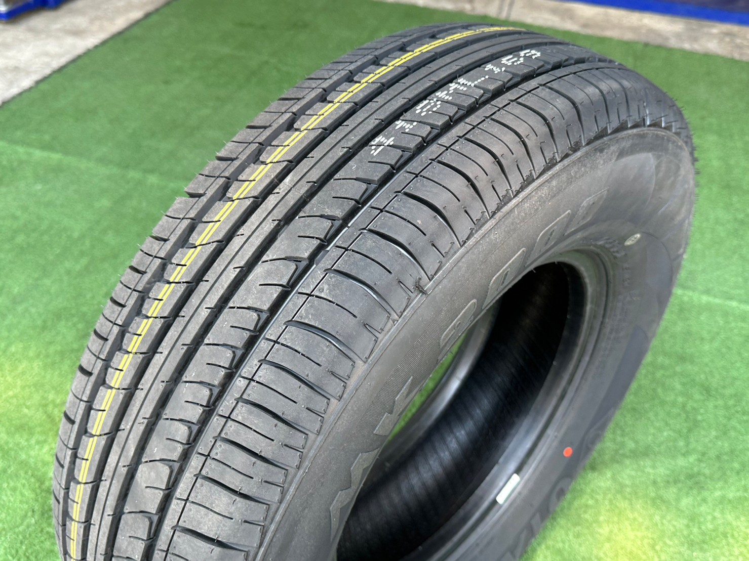 OTANI MK2000 225/75R14 ยางใหม่ปี2023 ราคาพิเศษพร้อมติดตั้งฟรี สามารถสอบถามเพิ่มเติมได้ค่ะ