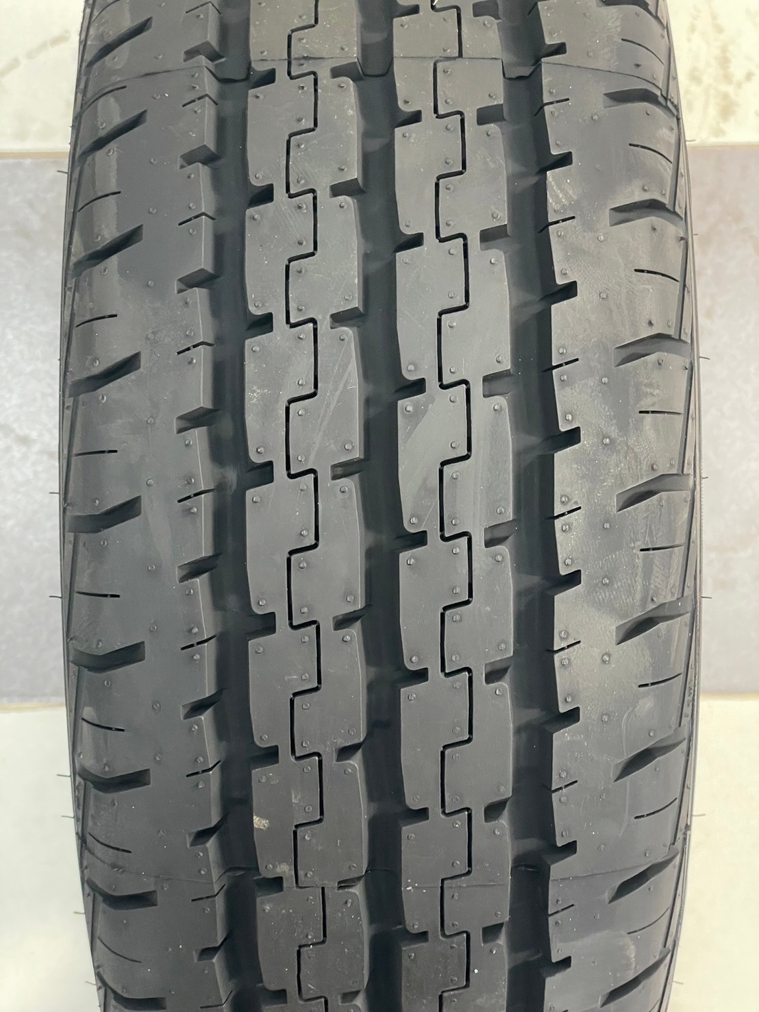 ยางขอบขาวแท้ ATLAS Tires 215/70R15