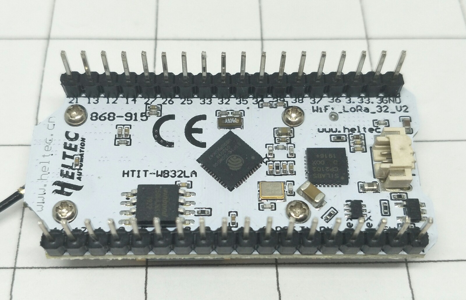 Heltec ESP32 Wifi LoRa Oled V.2 เสากลมบัดกรีขาไว้แล้ว