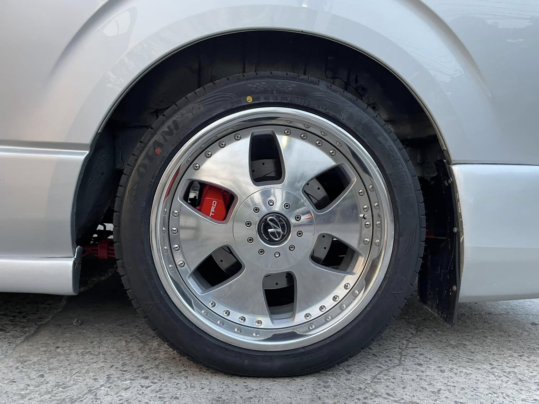 🚘 #TOYOTA_COMMUTER เปลี่ยนยาง #OTANI #KC2000 225/45R18