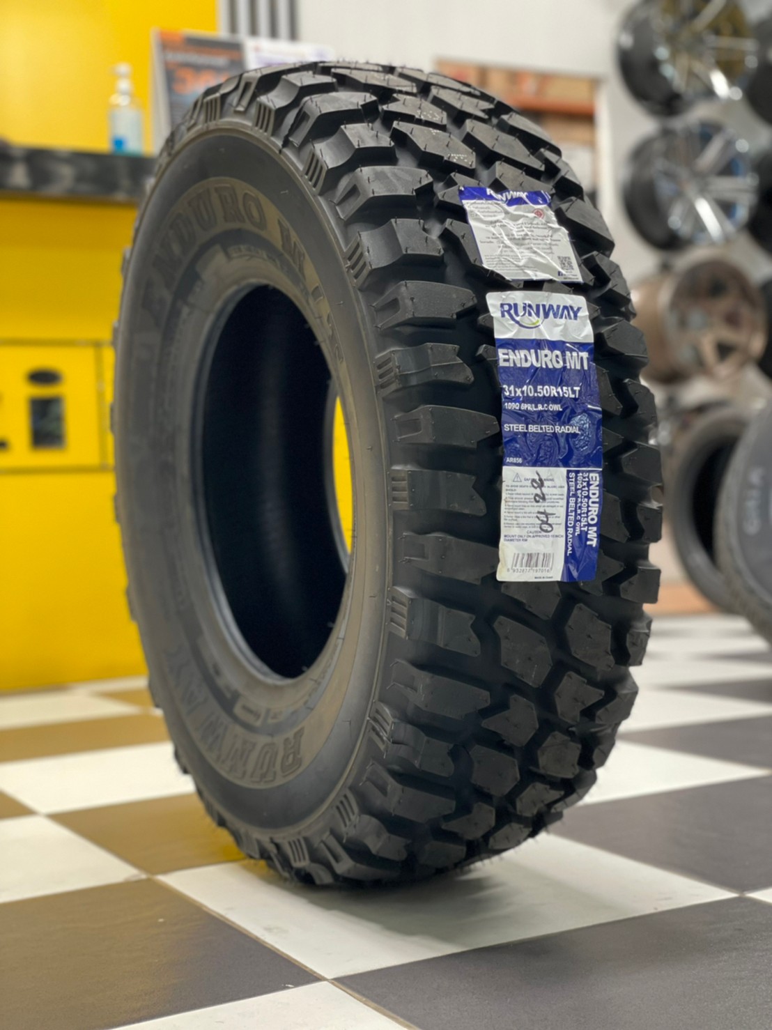 ยางใหม่สายลุยMT Mud Terrain ยางRUNWAY ขนาด31x10.5R15 ยางใหม่ปี2022 ยางสายลุย