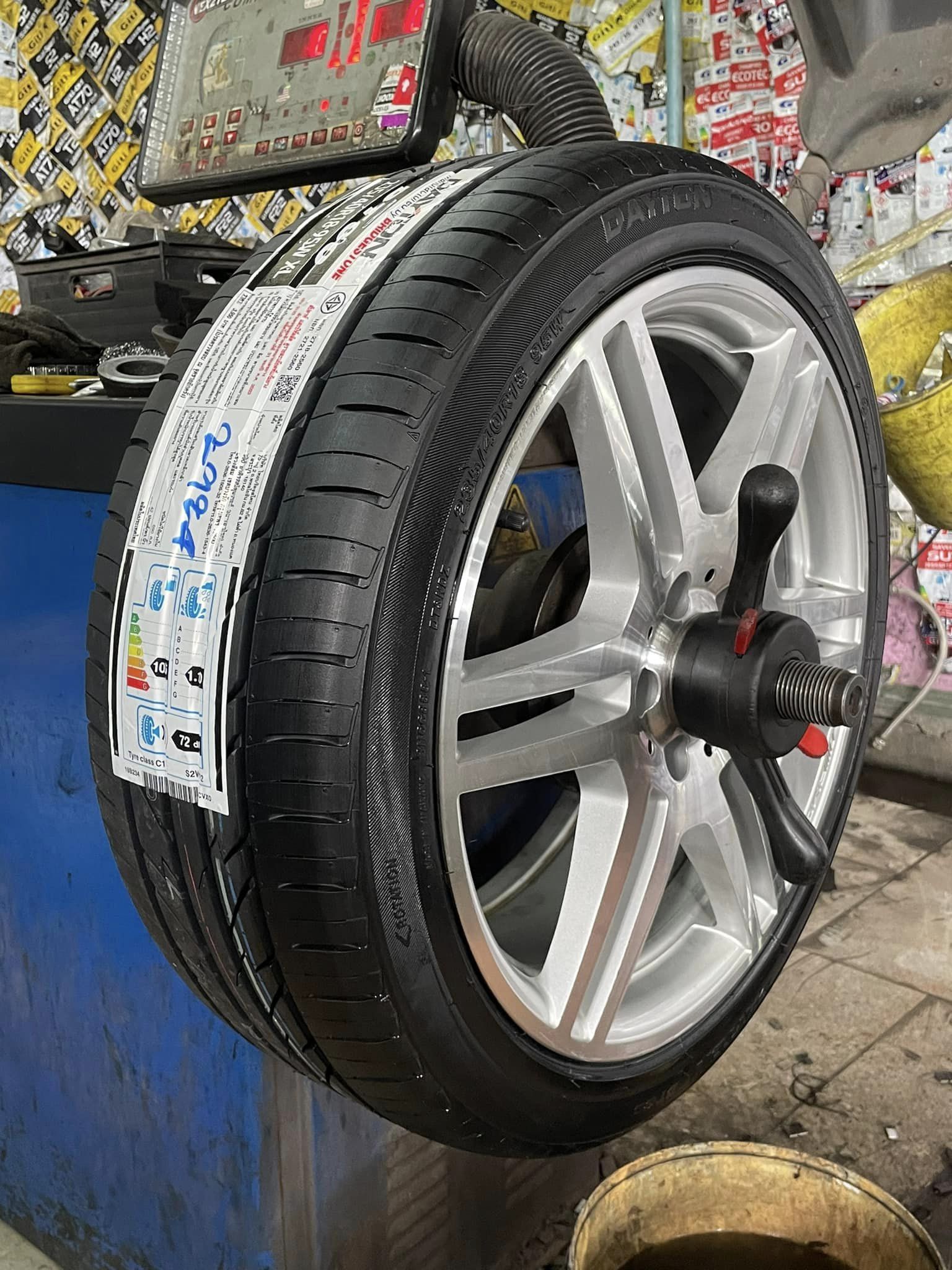 BENZ_E250 🚘เปลี่ยนยาง 🐘#DAYTON_DT30_235/40R18