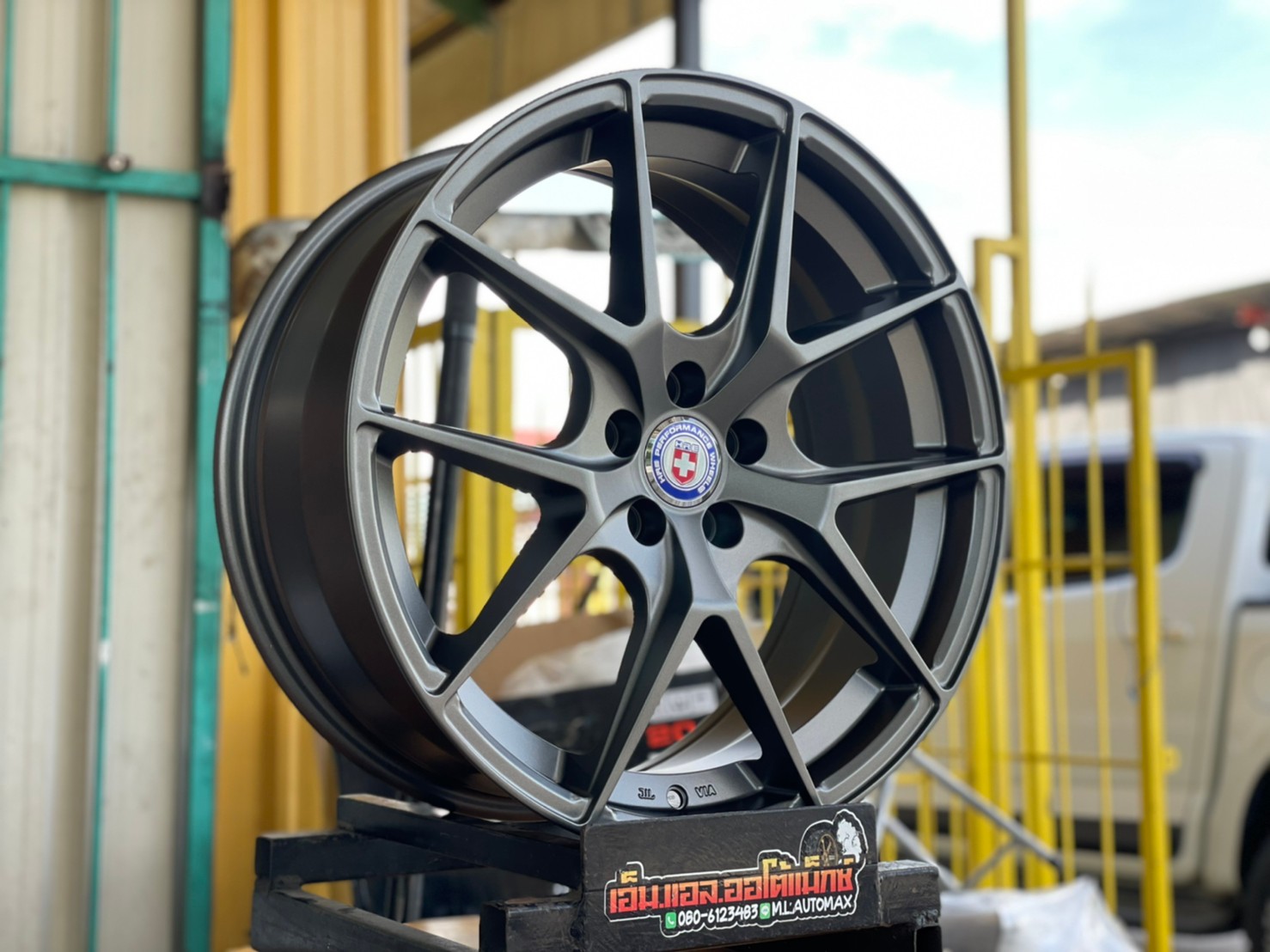 ล้อแม็กลายสวยหรู HRE SSW Model308 สีเทากัน ขอบ18 กว้าง8 5รู100