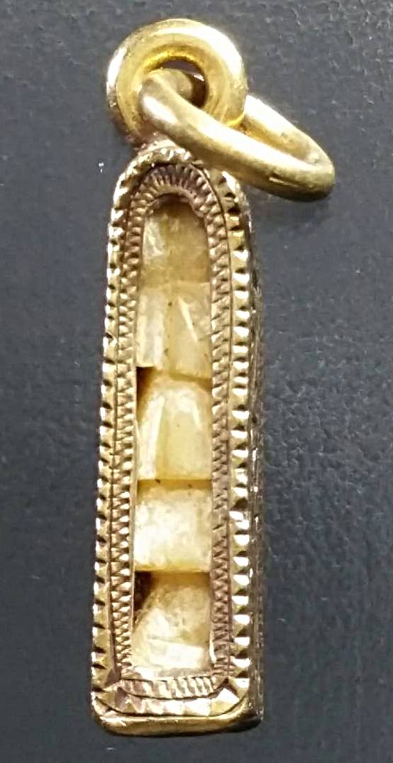 พระสีวลี เนื้องาแกะเก่ามากๆ สวยเดิม มีเลี่ยมทองเก่าๆเดิมๆ