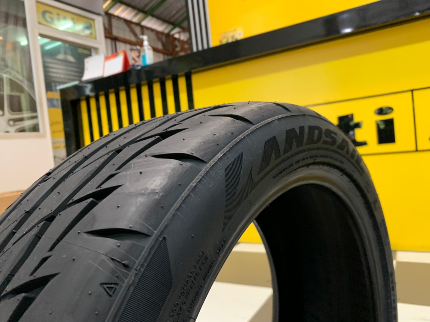 ยางลายซิ่ง 🔥🔥🔥Landsail RS009 205/45R17 👍 ยางใหม่ปี2021