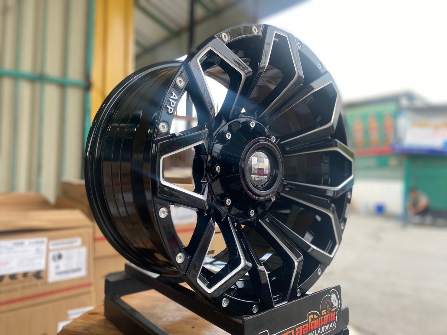 ล้อแม็กลายออฟโรดขอบ16 HAMMER HM8 6รู139 สีดำ กว้าง8.5 ออฟ0