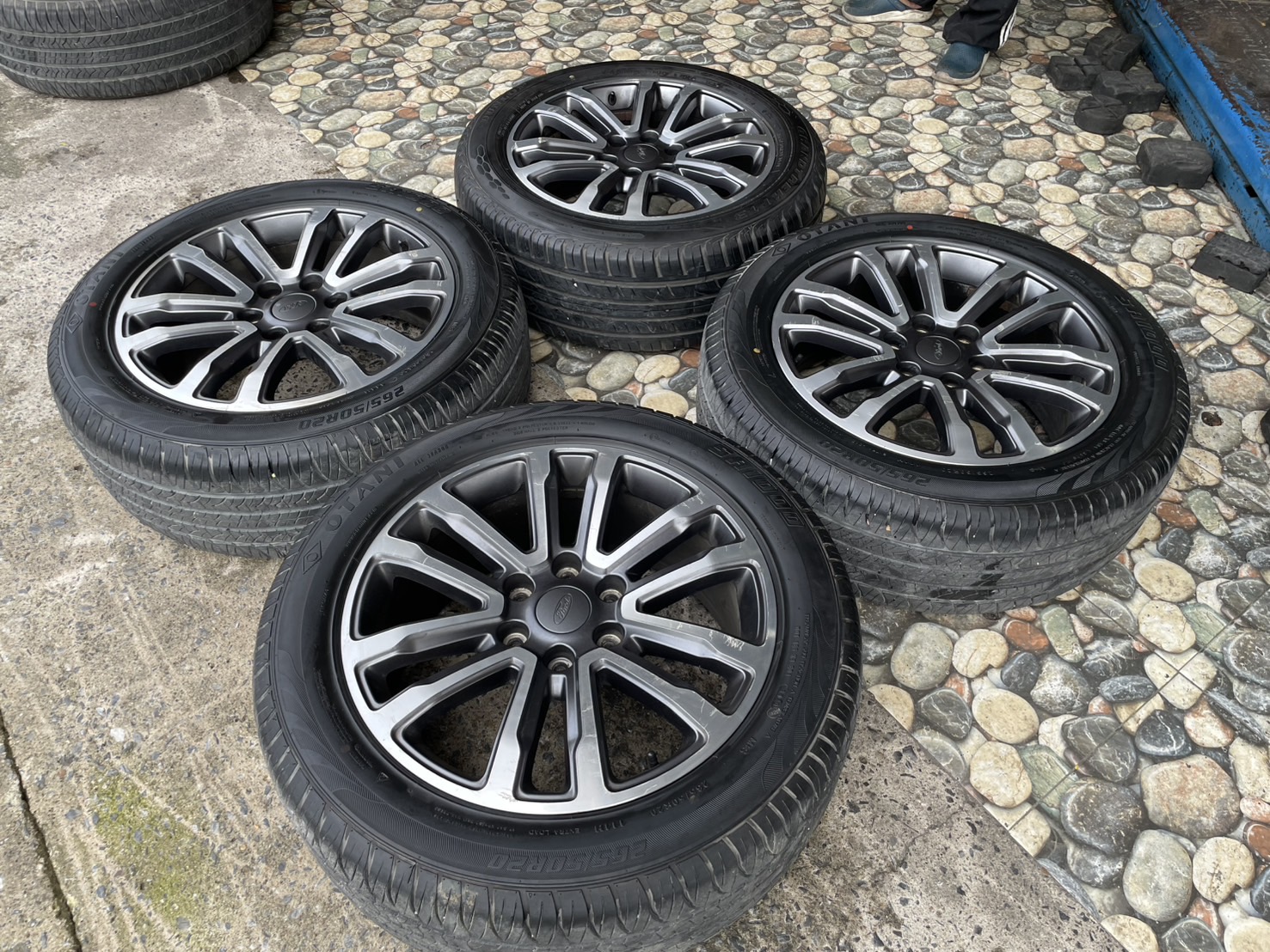 ล้อFORDขอบ20 พร้อมยาง OTANI SA1000 265/50R20 ยางปี2020 สภาพสวยพร้อมใช้งาน