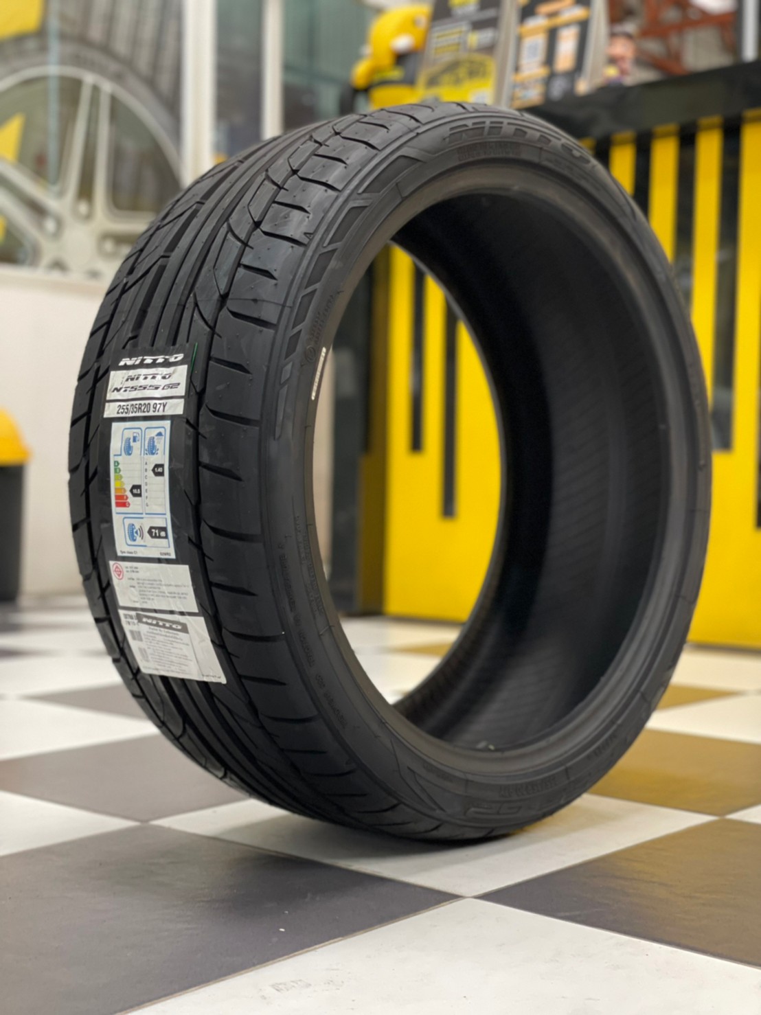 255/35R20 NITTO NT555 G2 ยางปี20 จัดส่งฟรี จุ๊บลมใหม่ฟรี (1เส้น)