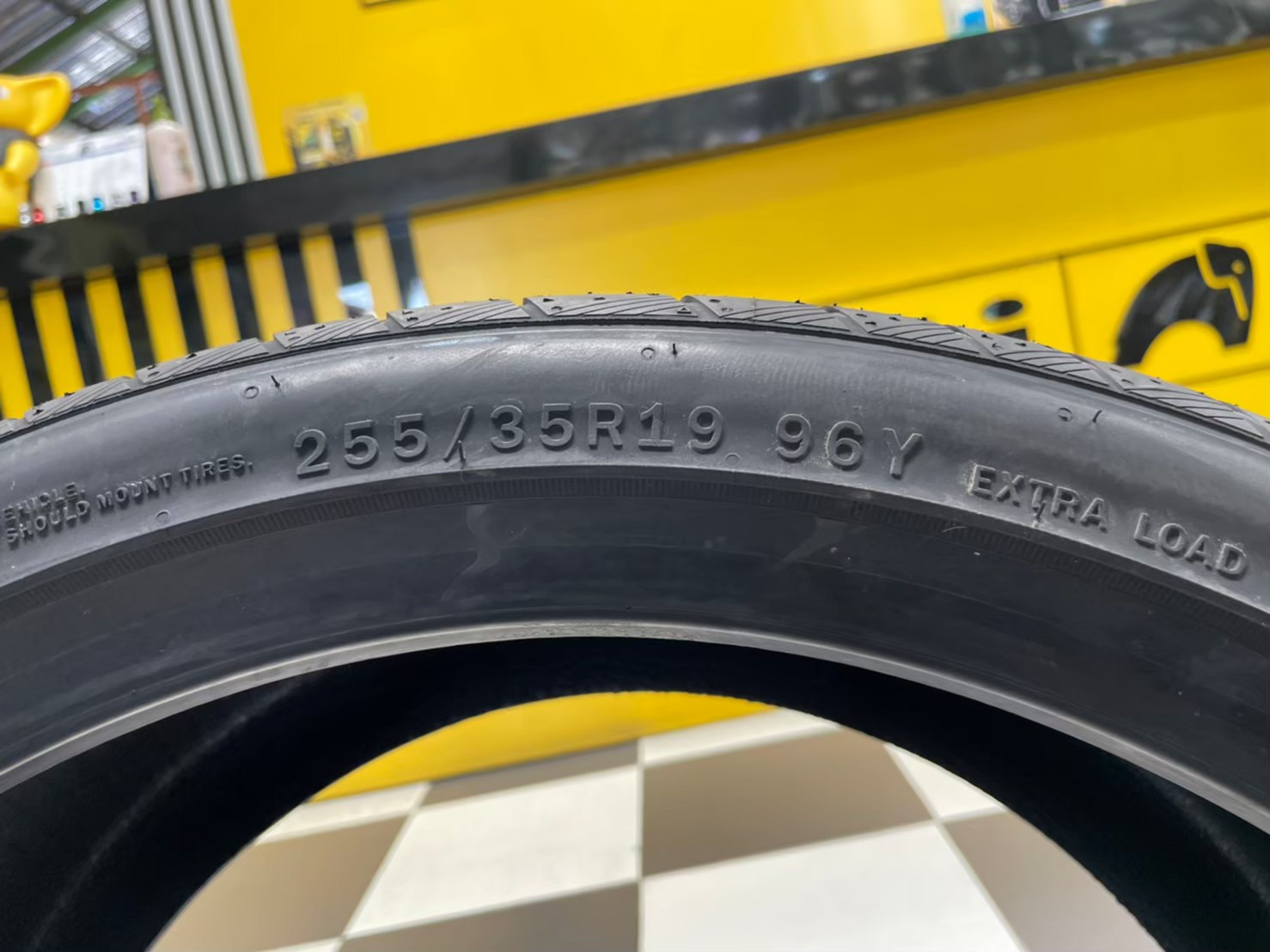 ATLAS FORCE UHP 255/35R19 ยางใหม่ปี 2022