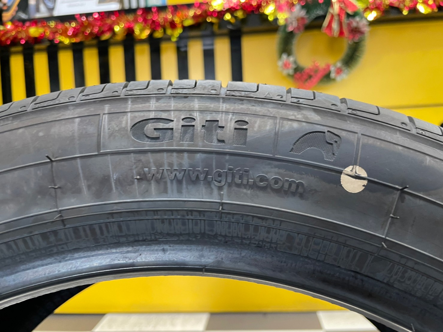 Giti ComfortF22 235/45R18 ยางใหม่ปี2023 ราคาโปรโมชั่นพิเศษ พร้อมติดตั้งฟรี