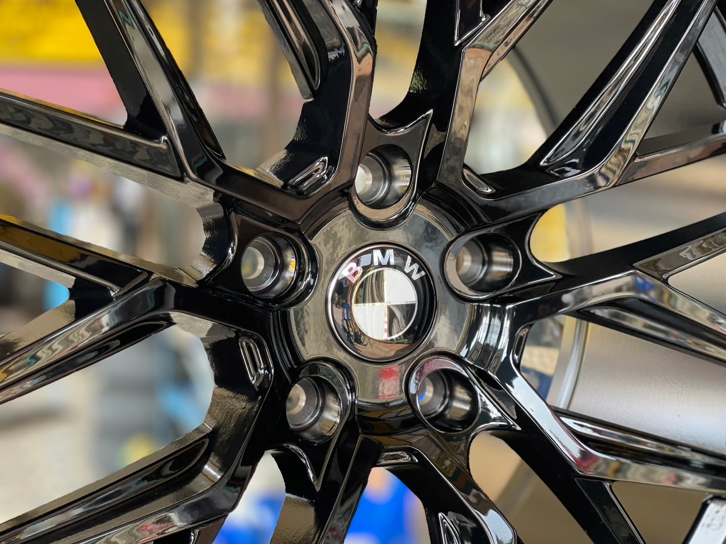 ล้อแม็กซ์ Vorsteiner (MF-1202) ขอบ 19นิ้ว สีดำเงา ล้อหน้า 8.5-19นิ้ว 5รู120 Offset38 CB72.6 ล้อหลัง 9.5-19นิ้ว 5รู120 Offset38 CB72.6