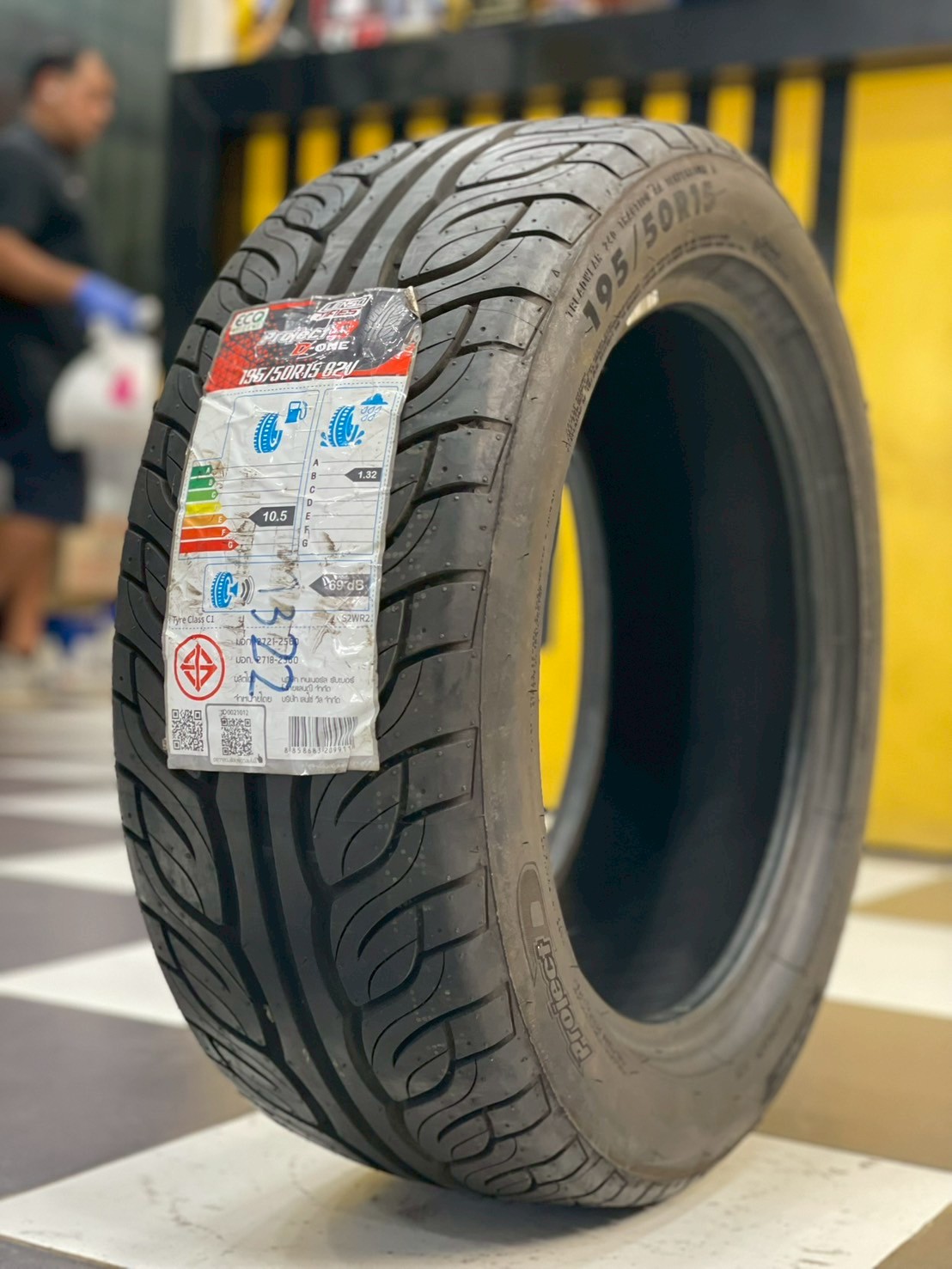 ยางใหม่ปีเก่า LENSO D-ONE 195/50R15 ยางสปอร์ต สมรรถนะสูง คุณภาพดี ยางปี22 (มี1เส้น)
