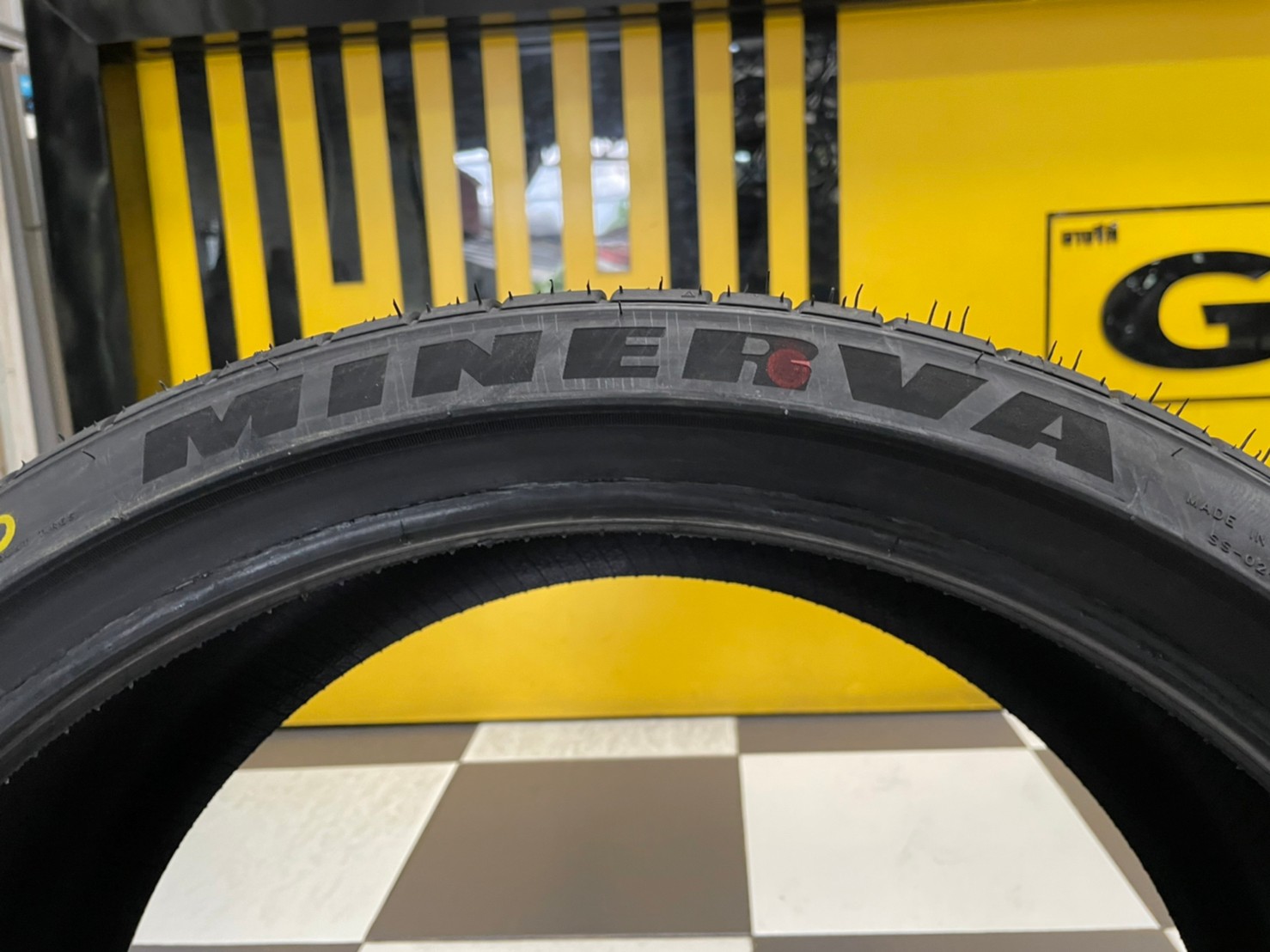 225/35R19 MINERVA F205 ยางสปอร์ต คุณภาพดี นุ่มเงียบ