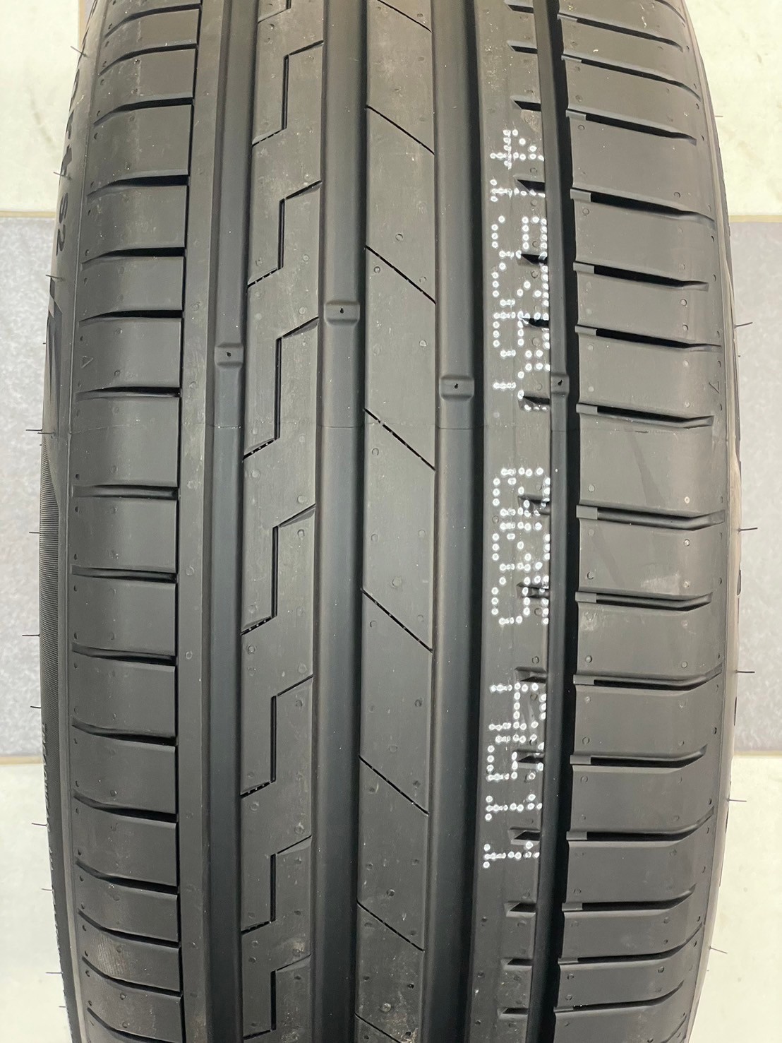 GITI SPORT S2 235/45R18 ยางใหม่ปี2024