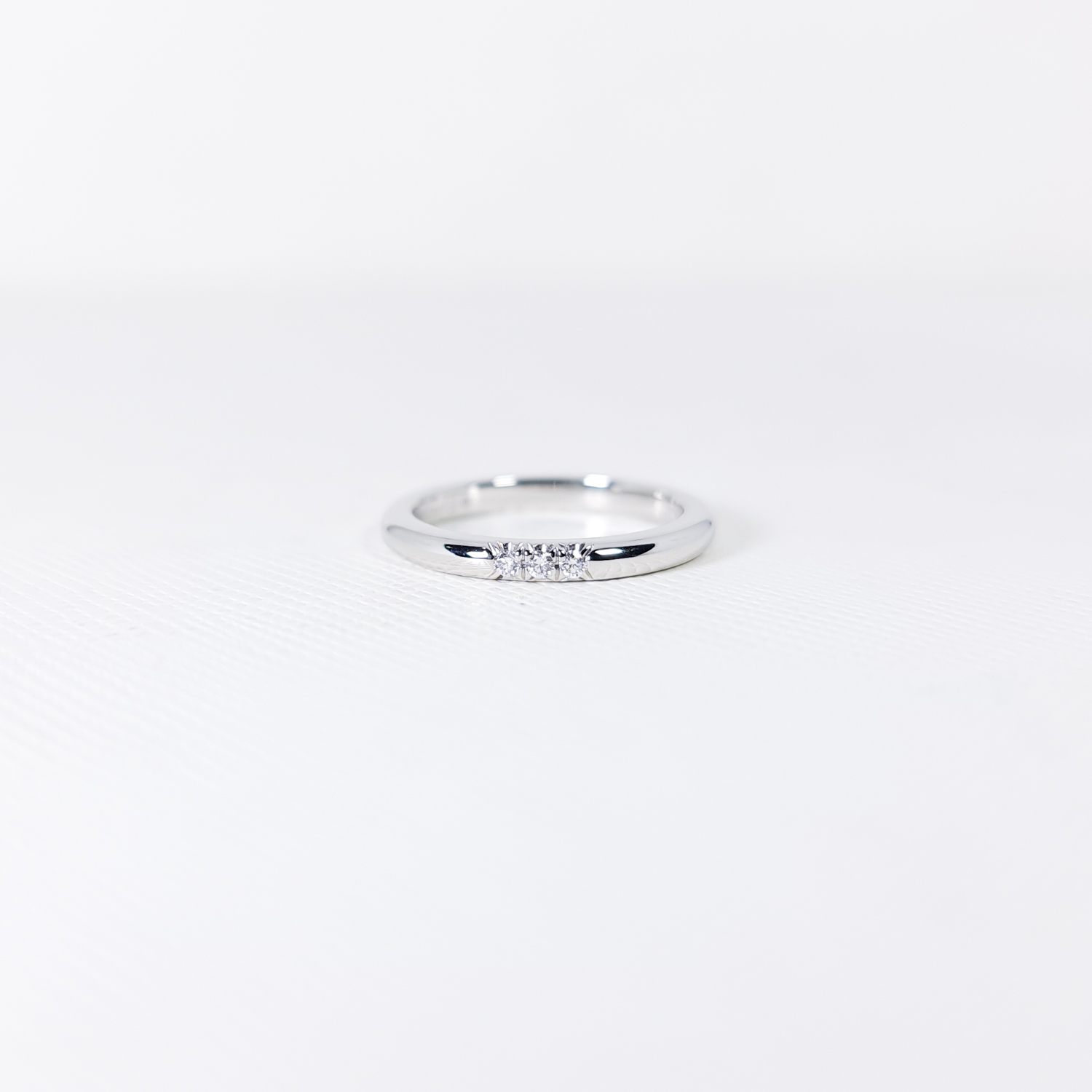 แหวน Tiffany & Co. Tiffany Classic Band Ring with 3Diamonds Platinum950 ไซส์ 44# (Used)