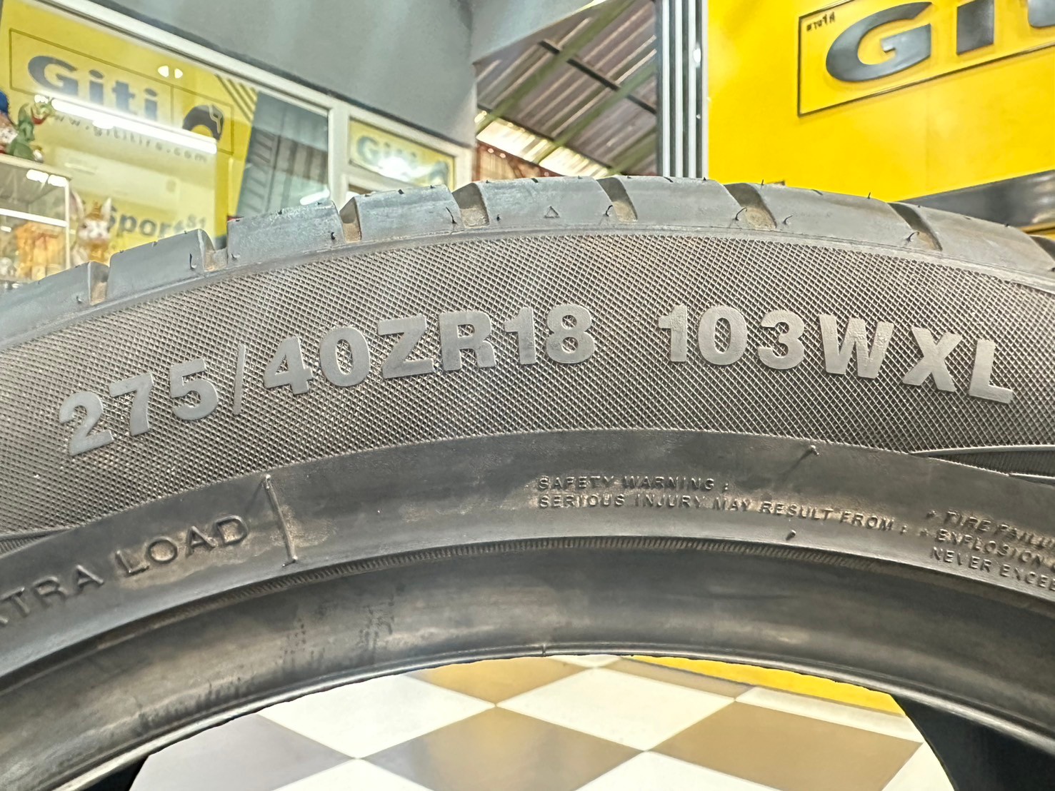 ยางลายซิ่ง SUMAXX MAX RACING 86S 275/40R18 ยางใหม่ปี2020 (ยางจริงมี1 เส้น) เพียงเส้นละ1300บาท พร้อมติดตั้งฟรี