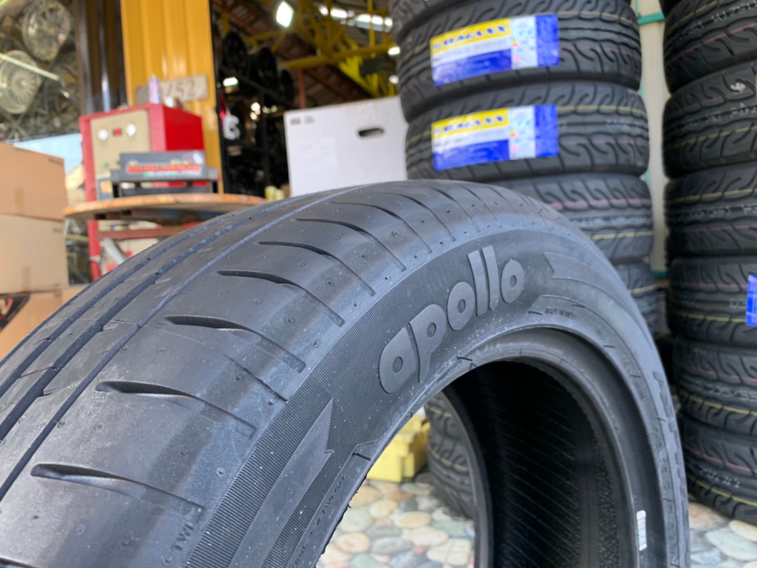 ยางใหม่ 215/55R17 APOLLO ASPIRE4G ยางใหม่ปี2021