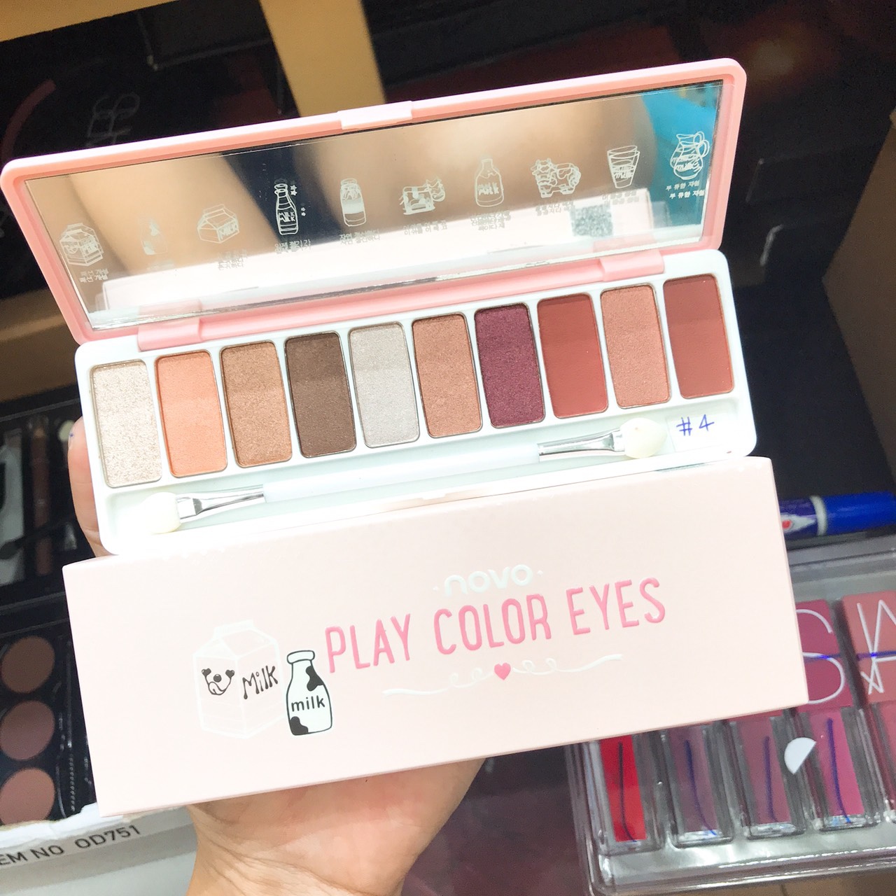 Novo Play Color Eyes (อายแชโดว์)