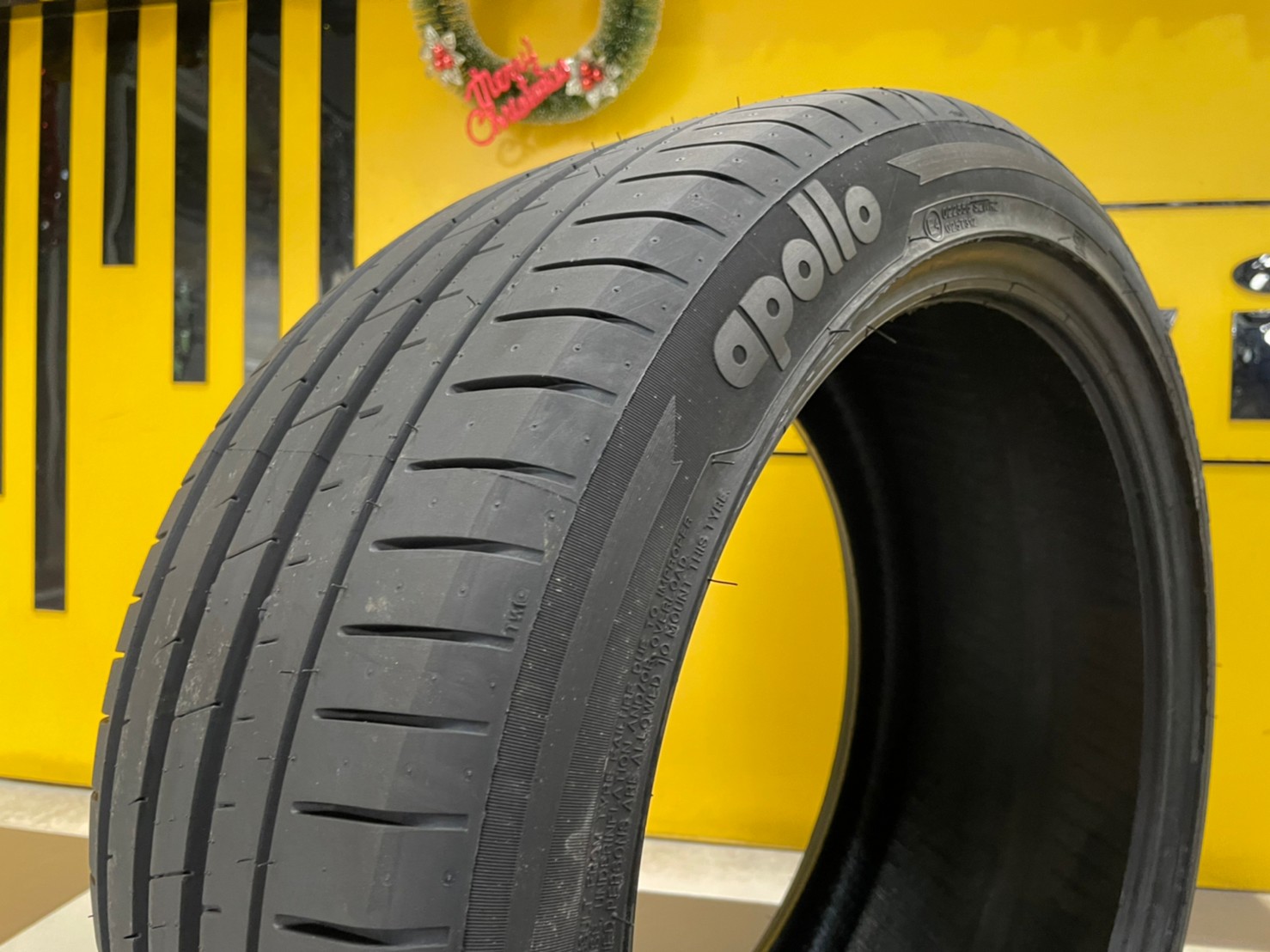 235/40R18 Apollo Aspire 4G+ ยางใหม่ปี2023