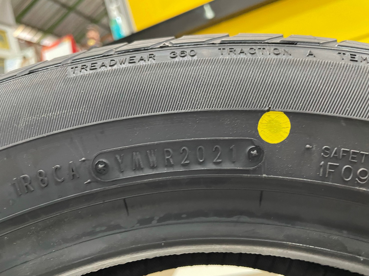 ยางใหม่คุณภาพดี DUNLOP SP SPORT2030 185/60R15
