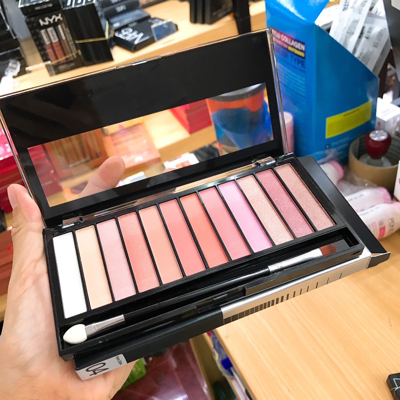 ODBO Look here palette eyeshadow (อายแชโดว์)