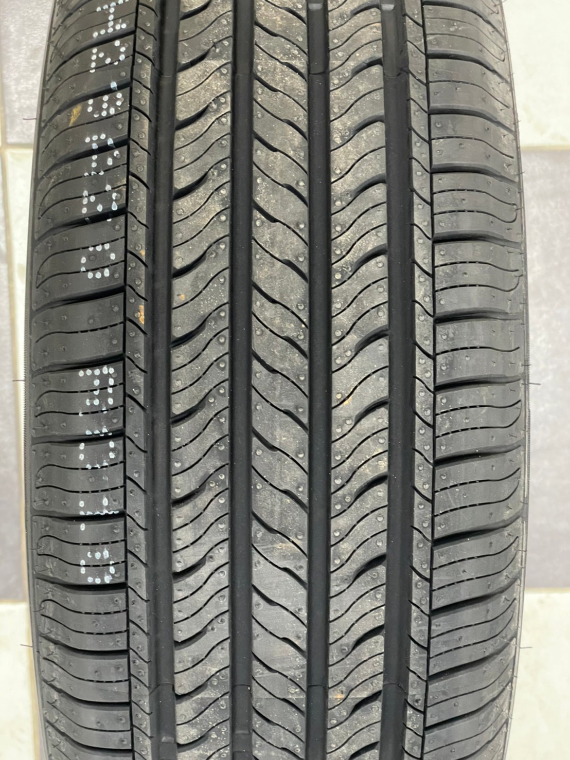 195/60R15 BLACKHAWK ยางใหม่รับประกัน100วันดคลมฟรีทุกกรณี จัดส่งฟรี ติดตั้งฟรี ยางใหม่ปี2022