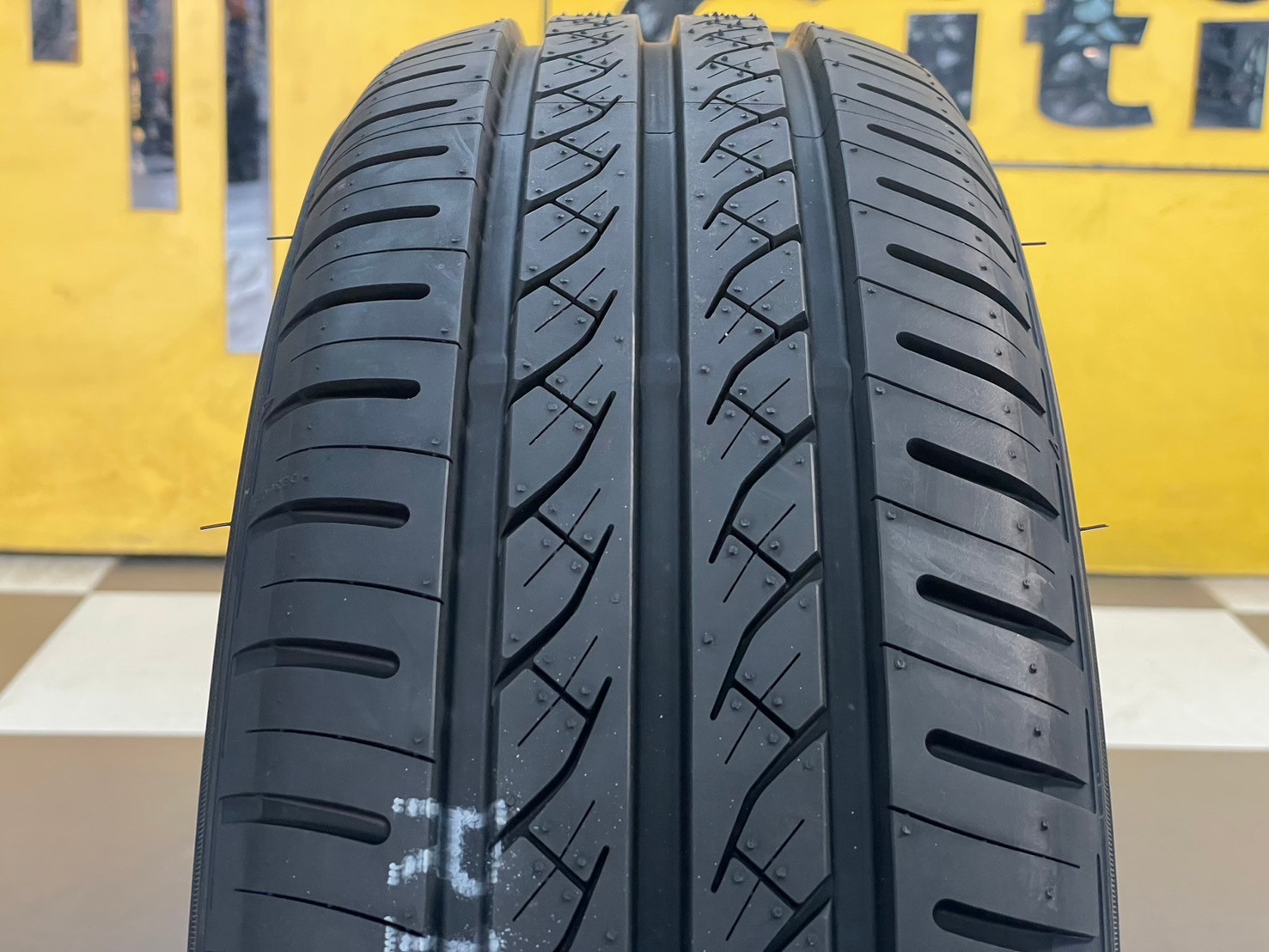 ยางใหม่โยโกฮาม่า YOKOHAMA A.Drive 195/60R15ยางใหม่ปี2025
