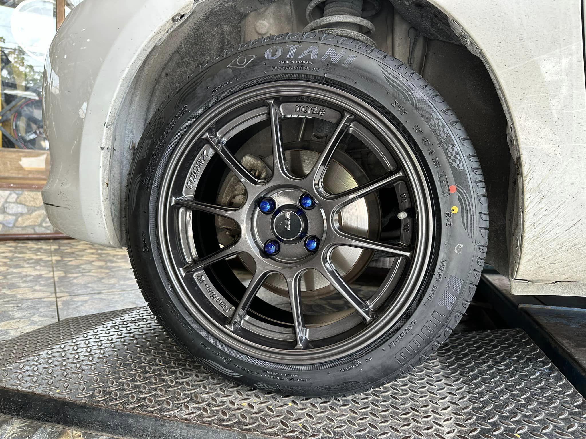 👉 ถูกใจวัยรุ่นสายเก๋ง 🚗🚘 🛞#TC105X 16x7 ET35 4x100🛞 สีไฮเปอร์แบล็ค #EmotionR BY #EmotionR พร้อมยางไทย #OTANI_EK1000 195/50R16 ⚙️ของแถมครบชุด🚗