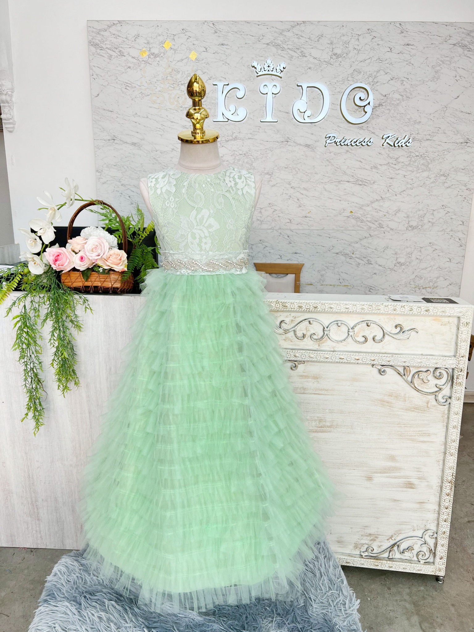 ชุดราตรีเด็ก(หน้าร้านอยู่รัชดา ลองได้ถ่ายรูปเองจากชุดจริง)W19223 สีเขียว กระโปรงยาว แขนสั้น เอวประดับเพชร