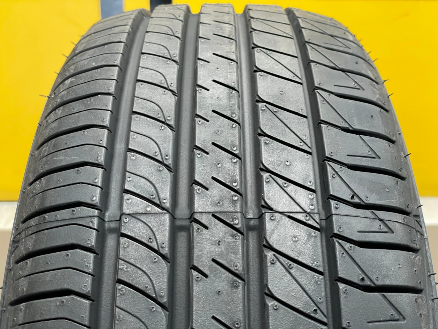 ยางใหม่ DUNLOP LM705 195/55R15 ยางดันลอป ยางไทย ปี2022