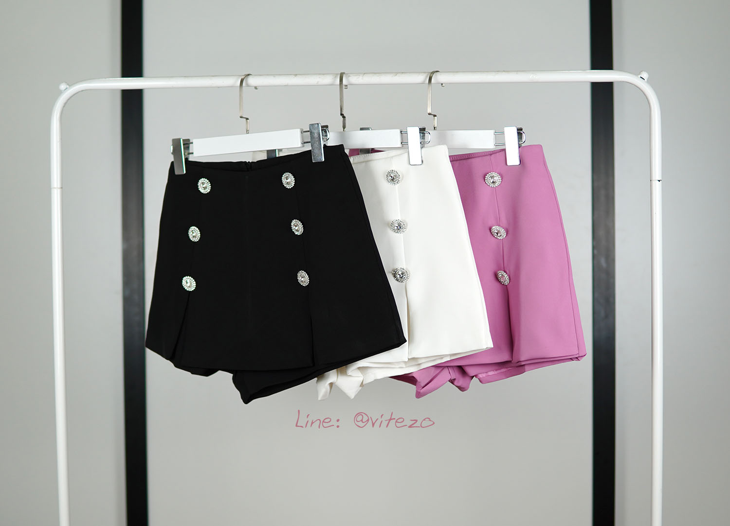 แฟชั่นคู่กางเกงขาสั้นเอวสูงกระโปรงสตรีฤดูร้อน Culottes สีดำสีขาวผู้หญิงกางเกงขาสั้น 2020 ใหม่ Elegant