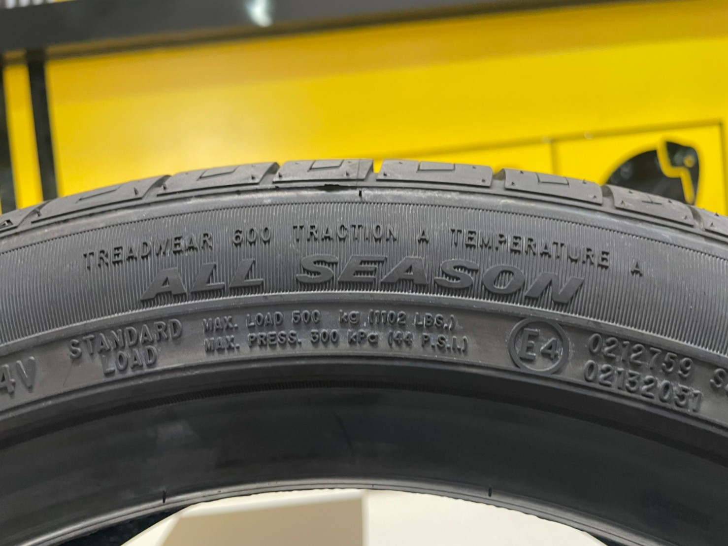 ยางใหม่AUSTONE SP602 195/50R16 ยางผลิตไทย คุ้มค่ารับประกันบาดบวมเบียดตำ365วันเคลมฟรี