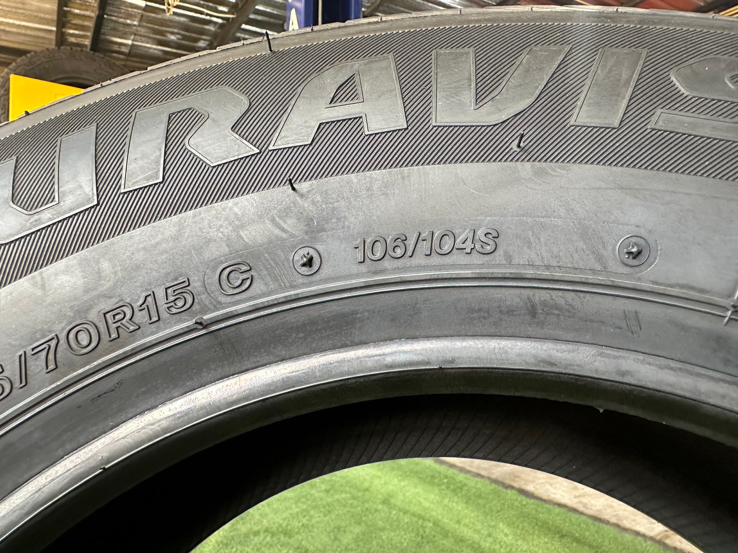ยางใหม่ Bridgestone Duravis R611 215/70R15 ยางใหม่ปี2023
