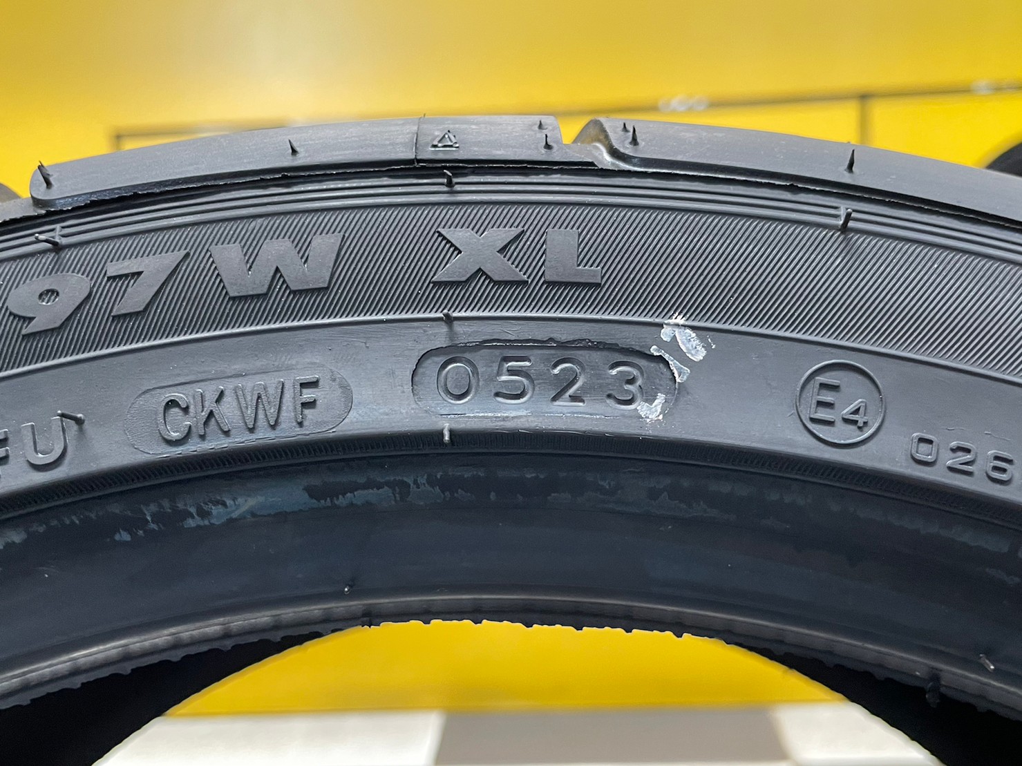 ยาง GT RADIAL CHAMPIRO SX2 265/35R18 ยางใหม่ปี2023