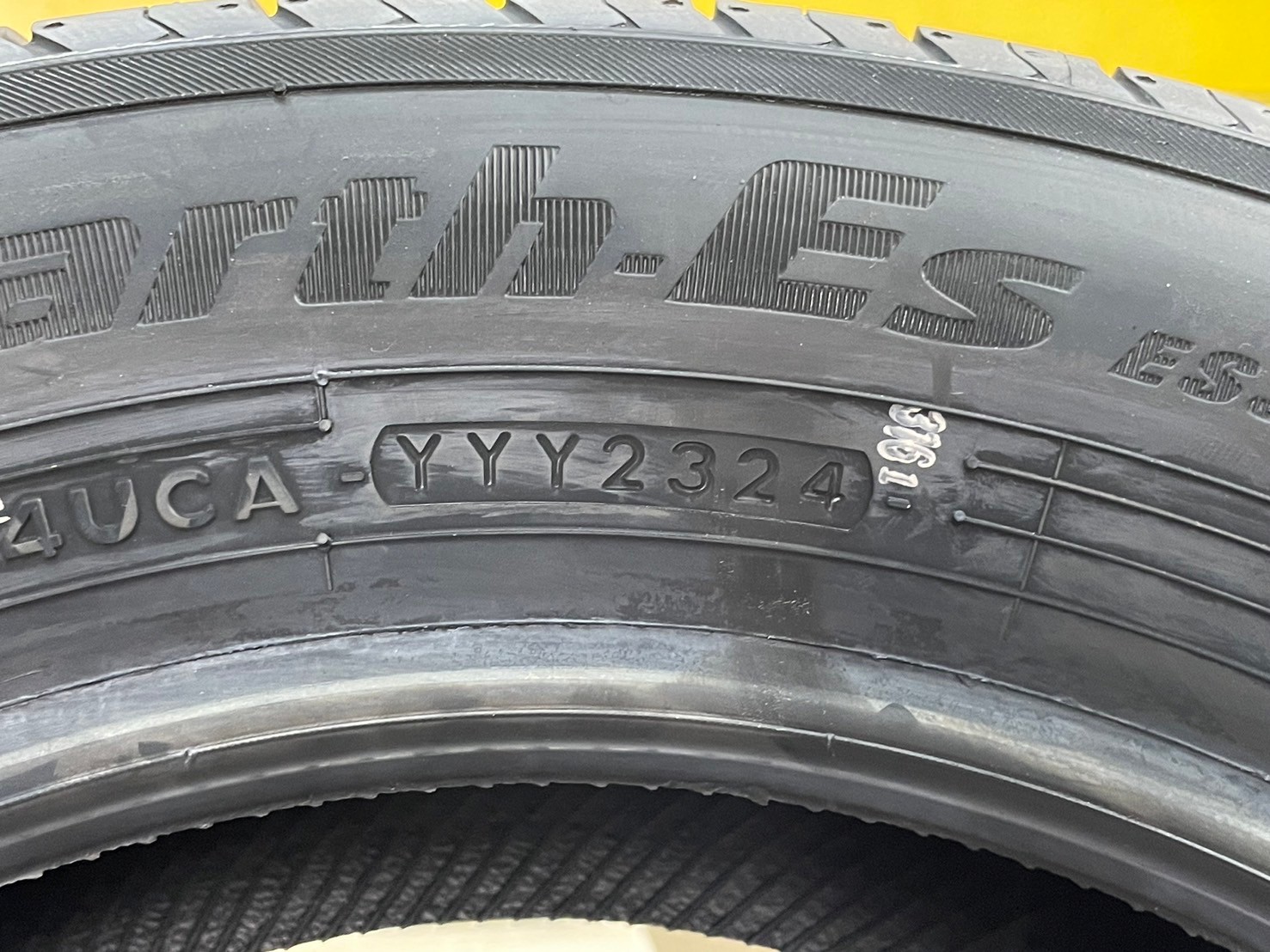 ยางโยโกฮาม่า YOKOHAMA BluEarth ES ES32 185/60R15 ยางใหม่ปี2024