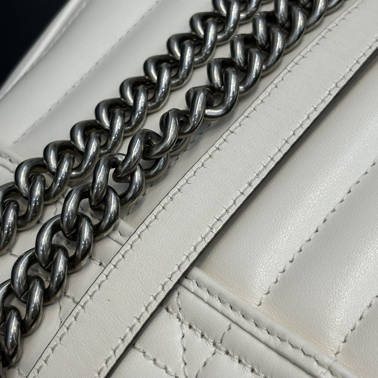 Gucci marmont 26 สีขาว มือสอง