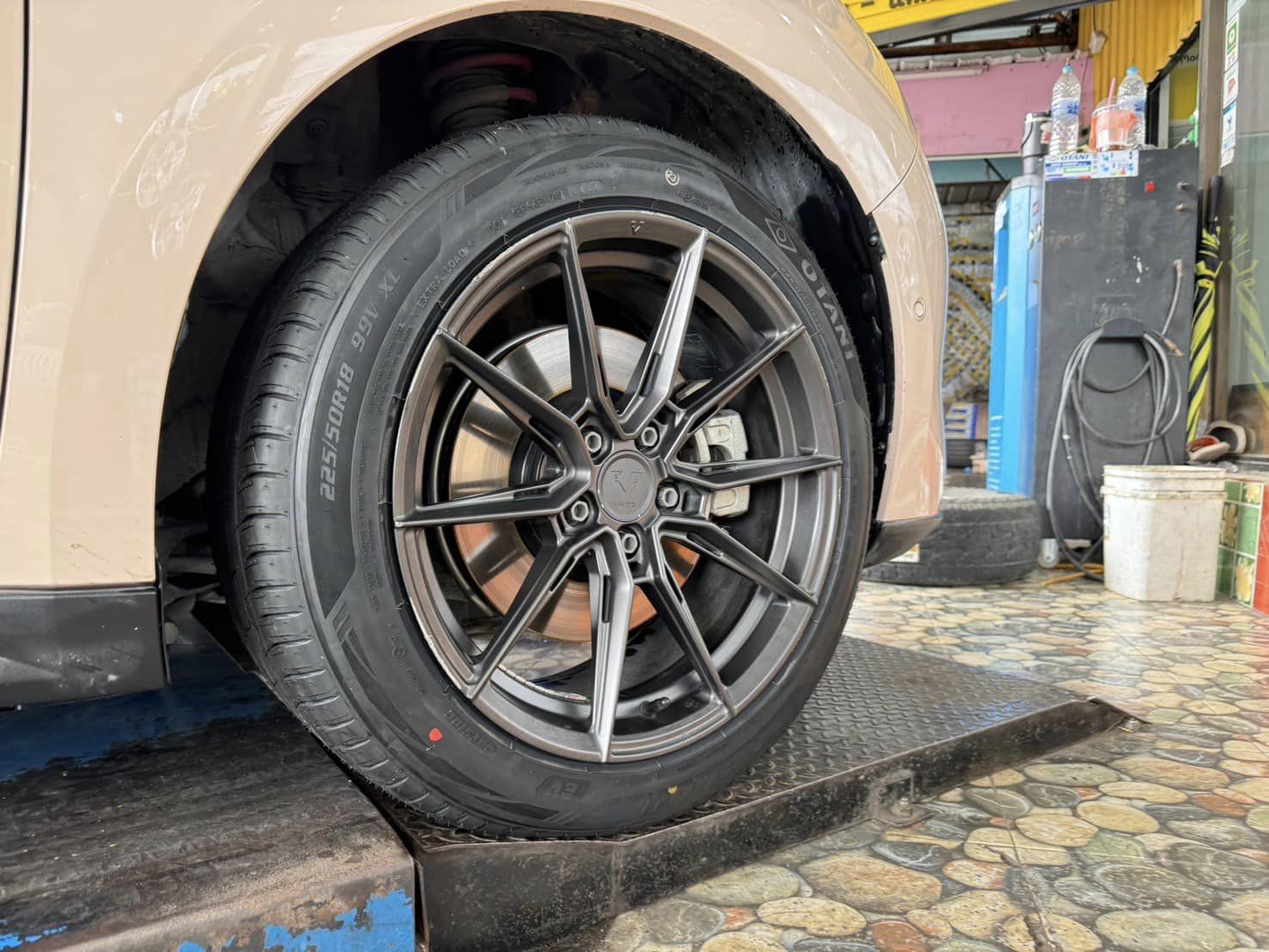 🚘 #ORA_GOOD CAT🛞 #เปลี่ยนยาง #OTANI #KN1000 225/50R18🔥 🔥🔥 #บริการตั้งศูนย์ล้อ